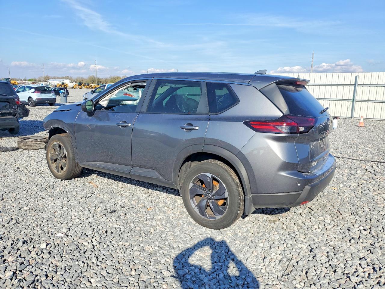 2025 NISSAN ROGUE SV photo 4