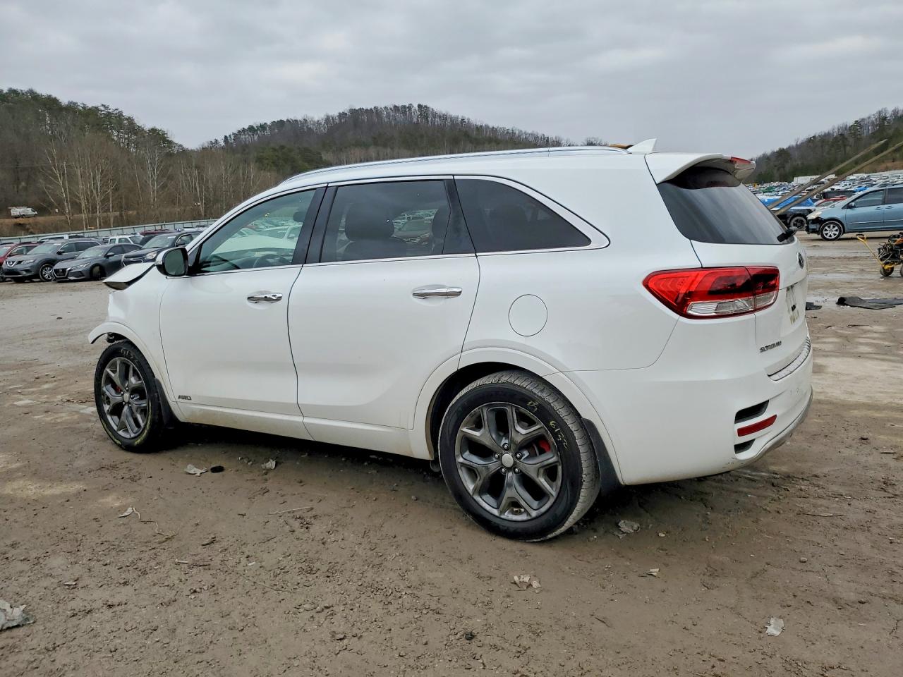 2016 KIA SORENTO photo 2