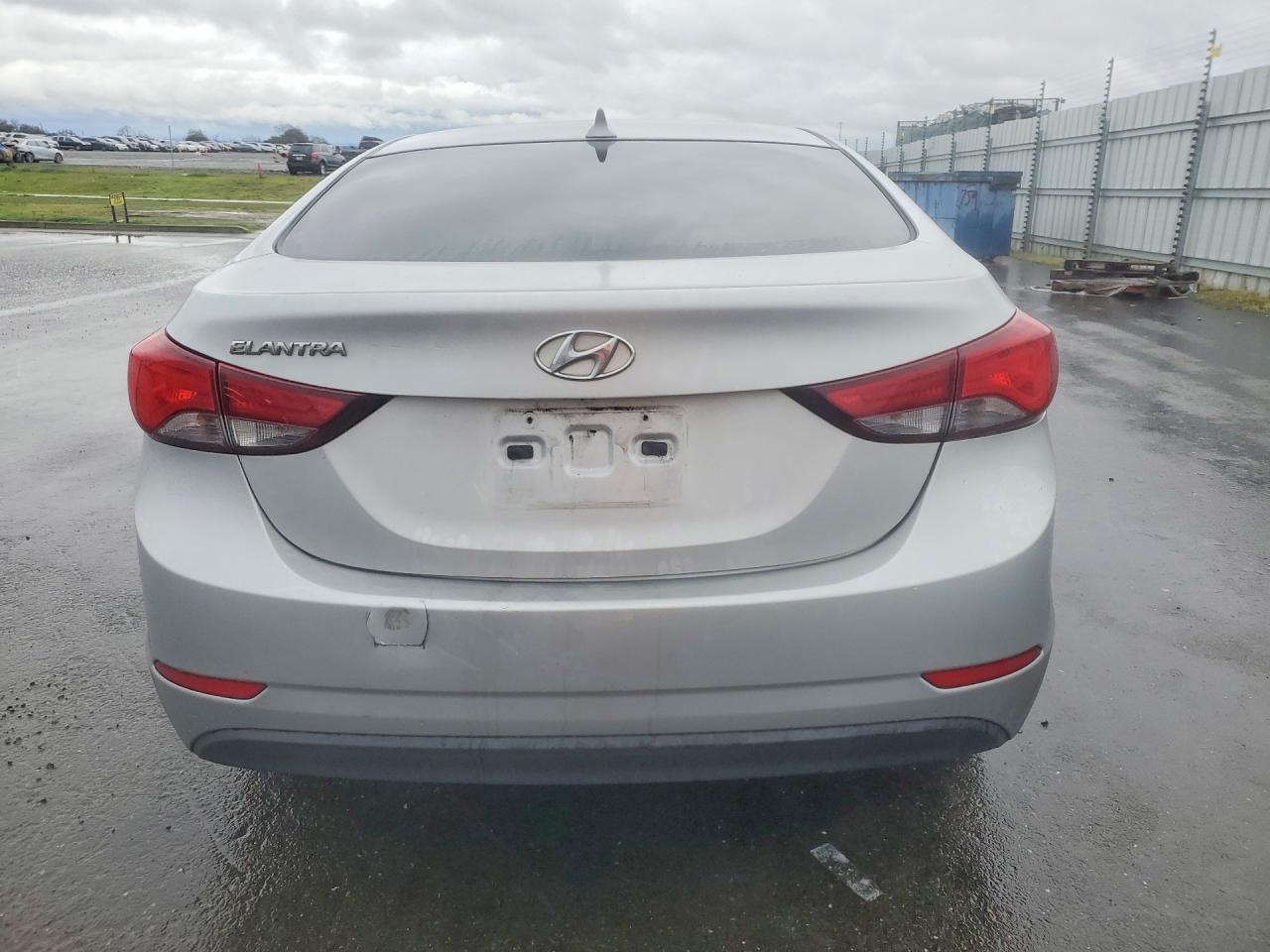 2015 HYUNDAI ELANTRA SE photo 6