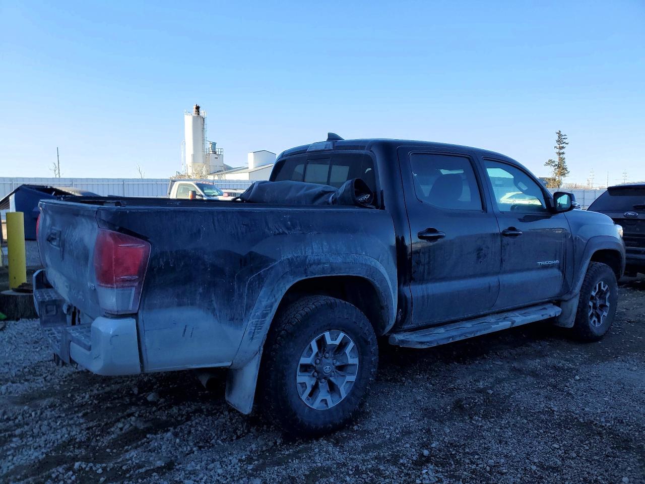 2017 TOYOTA TACOMA TRD OFF ROAD photo 3