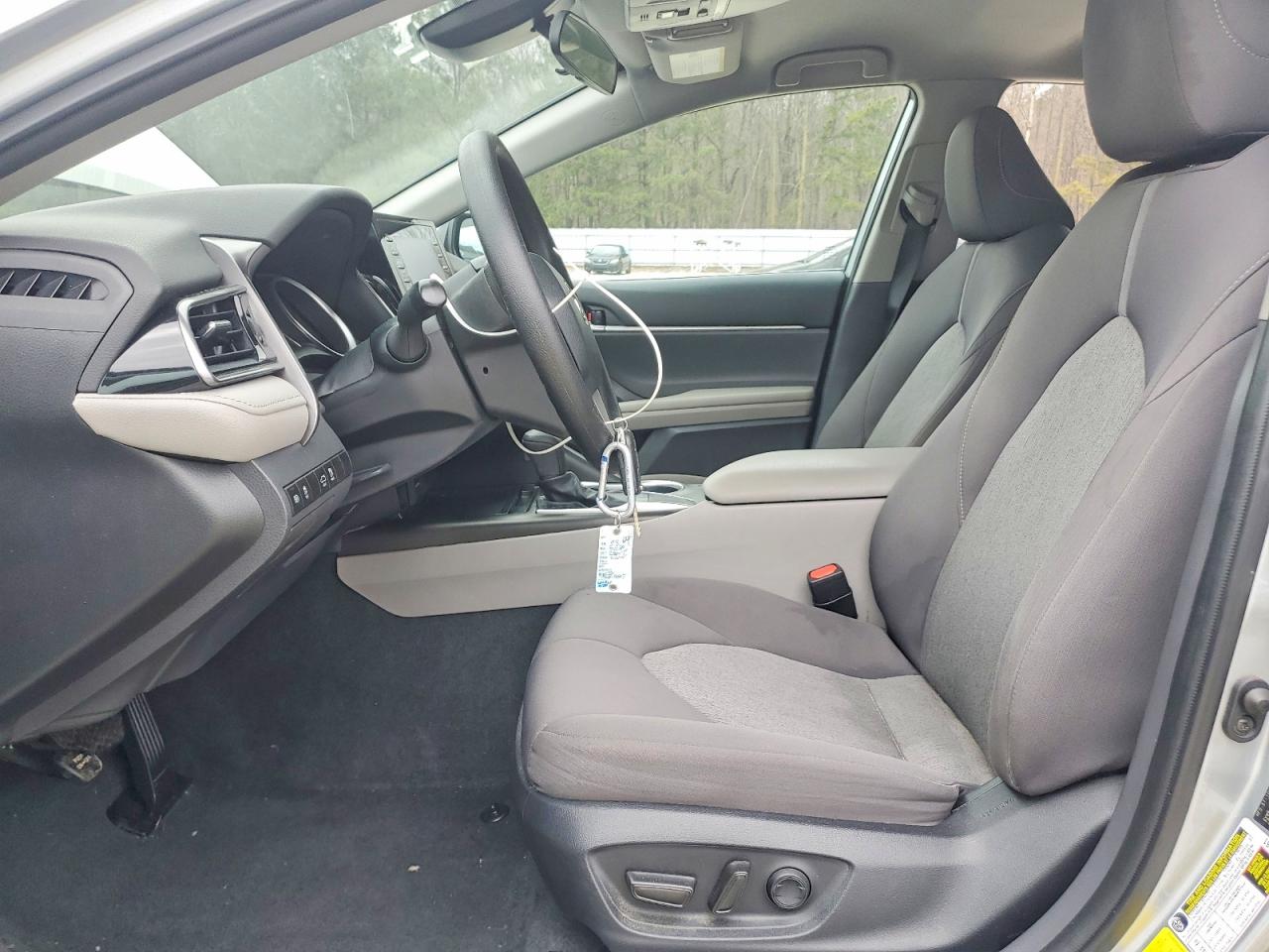 2023 TOYOTA CAMRY LE photo 7