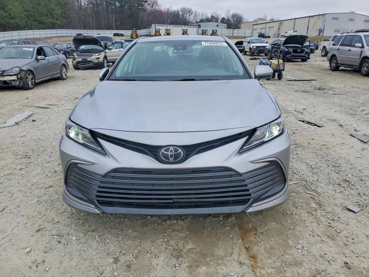 2023 TOYOTA CAMRY LE photo 5