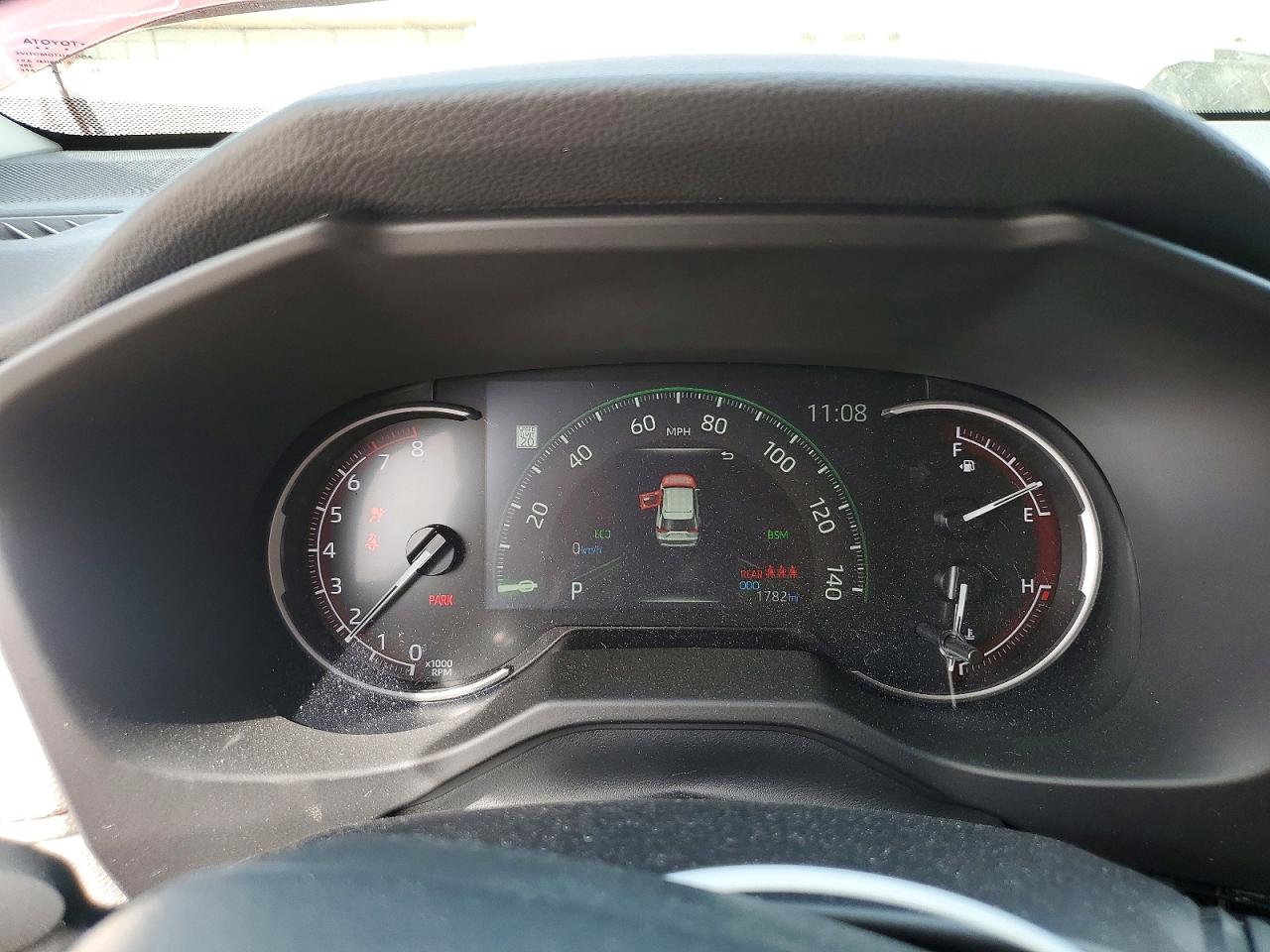 2025 TOYOTA RAV4 XLE photo 25