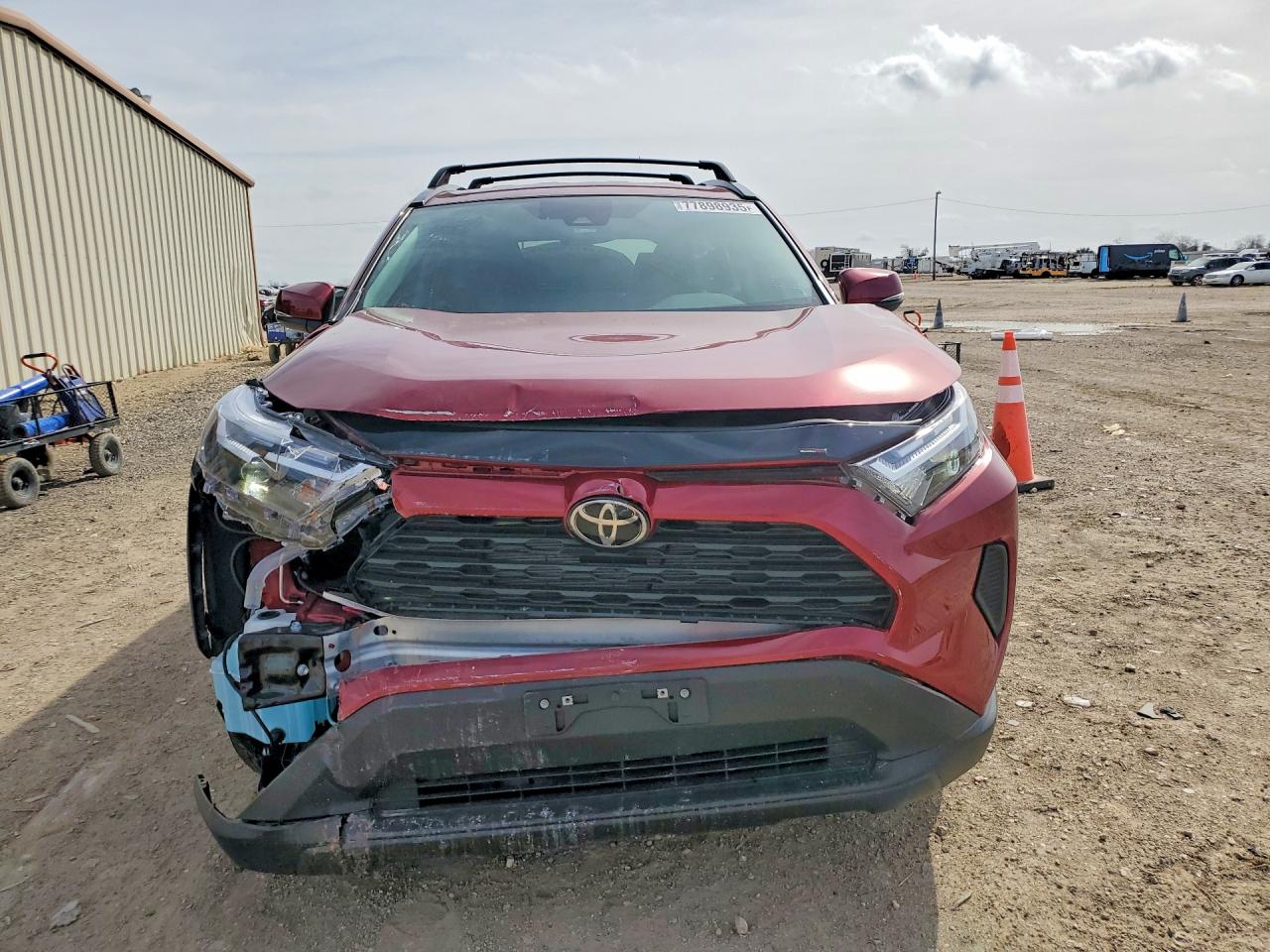 2025 TOYOTA RAV4 XLE photo 13