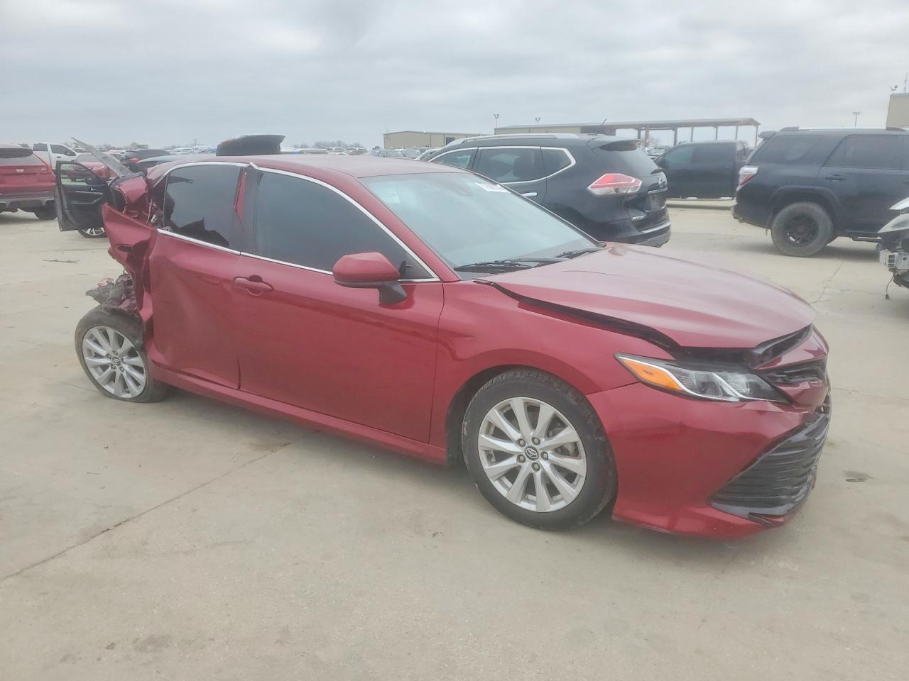 2020 TOYOTA CAMRY LE photo 7