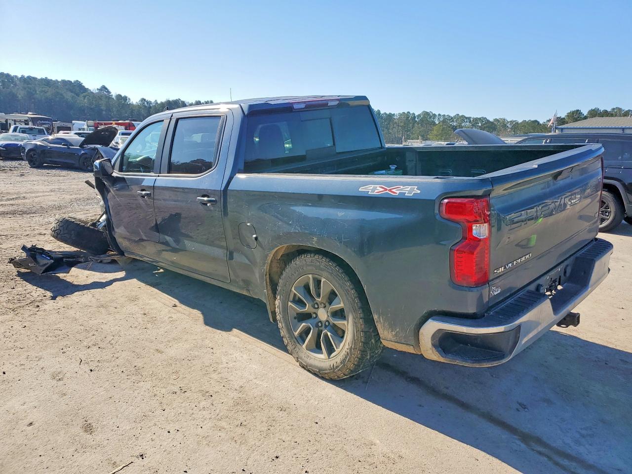 2021 CHEVROLET SILVERADO K1500 LT photo 4