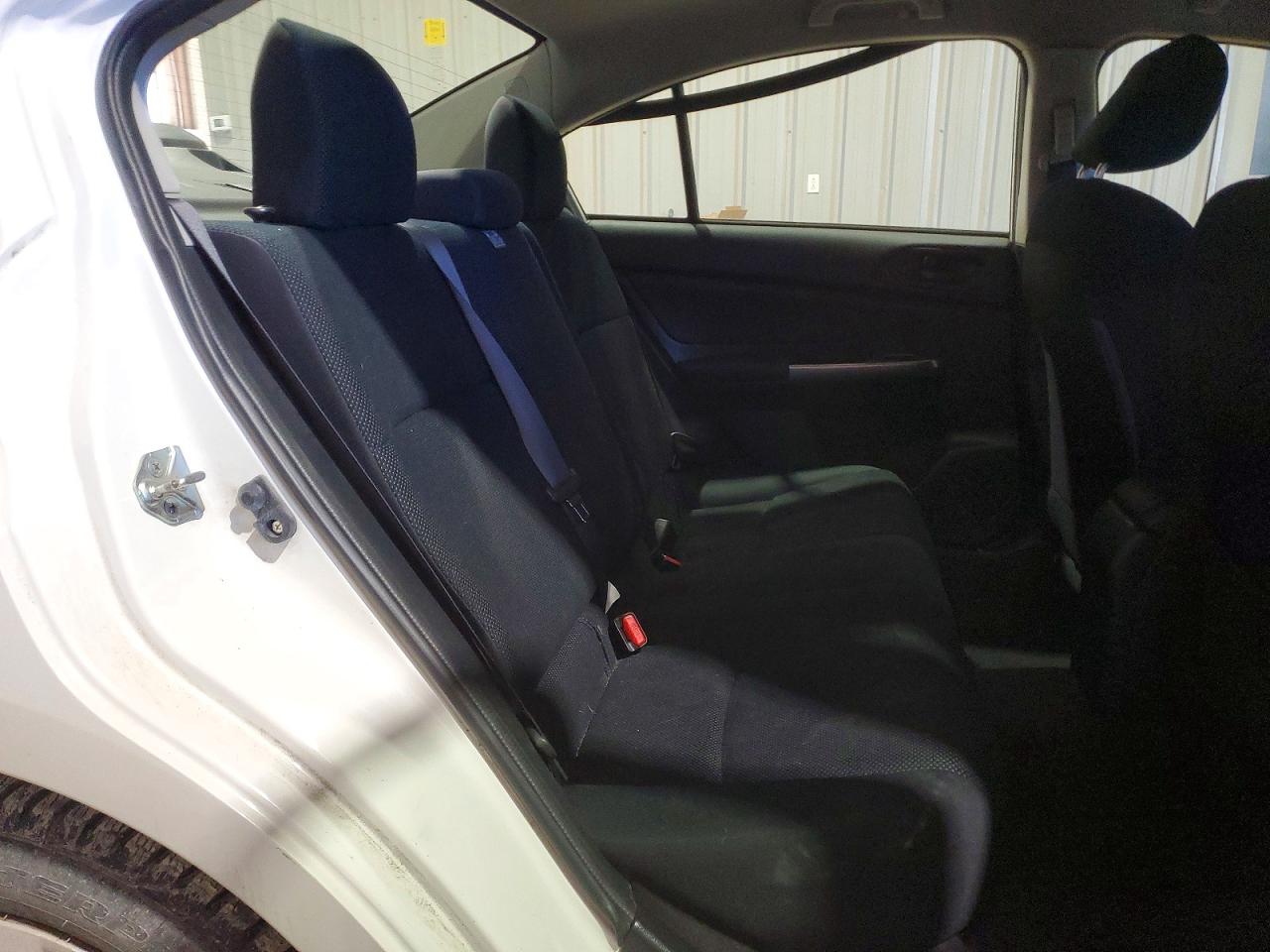 2016 SUBARU IMPREZA photo 10