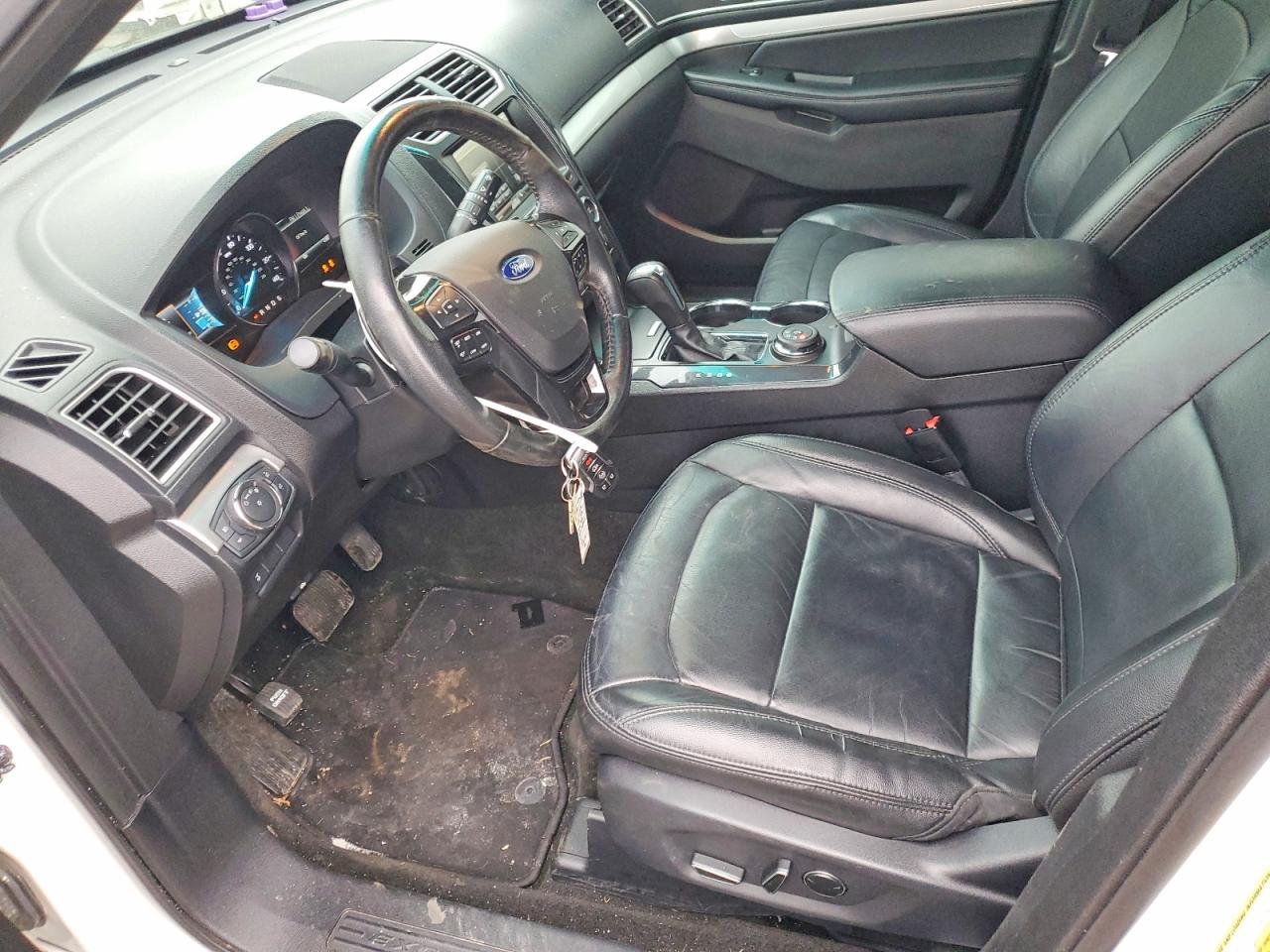 2016 FORD EXPLORER XLT photo 13