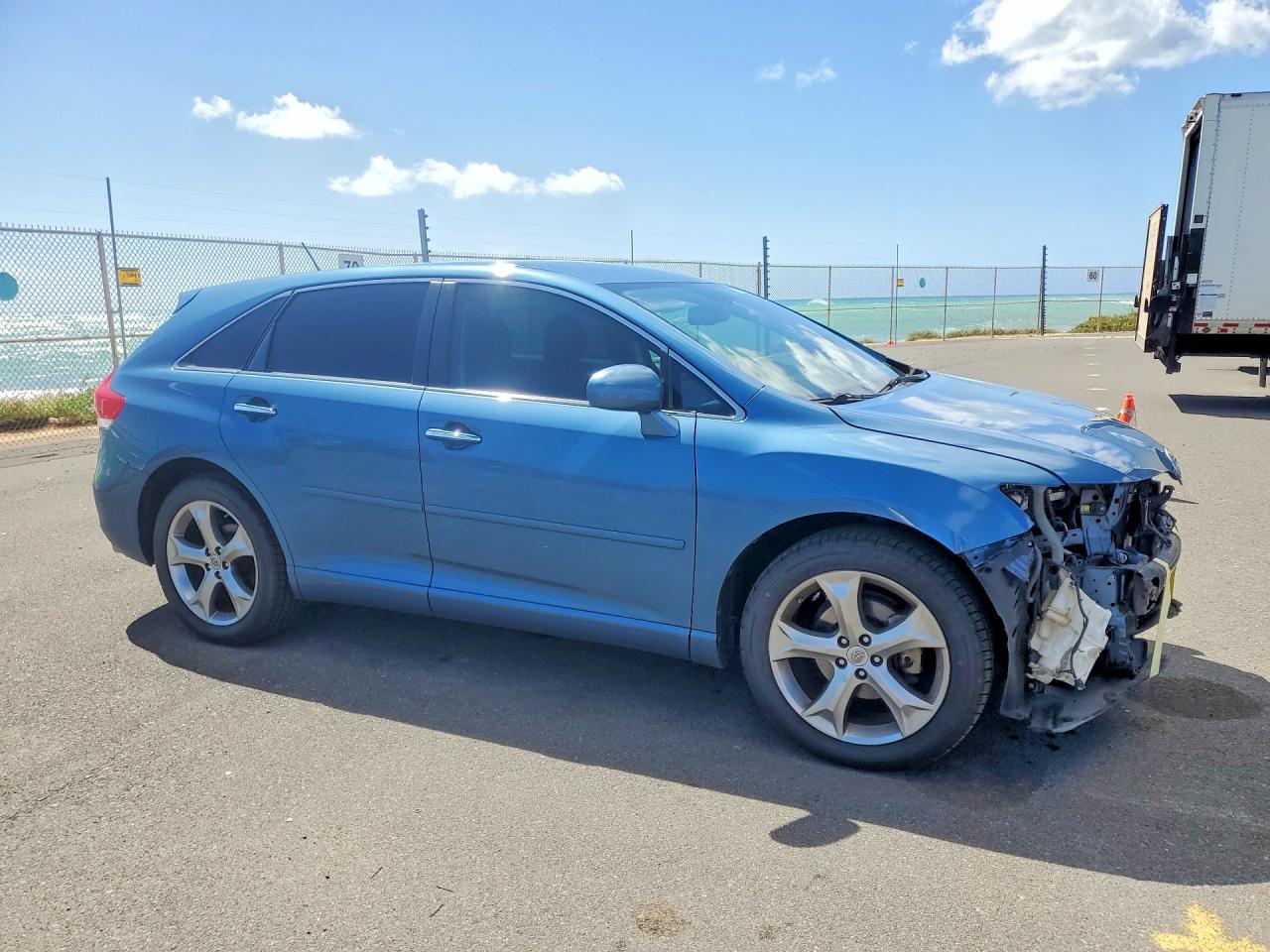 2009 TOYOTA VENZA photo 4