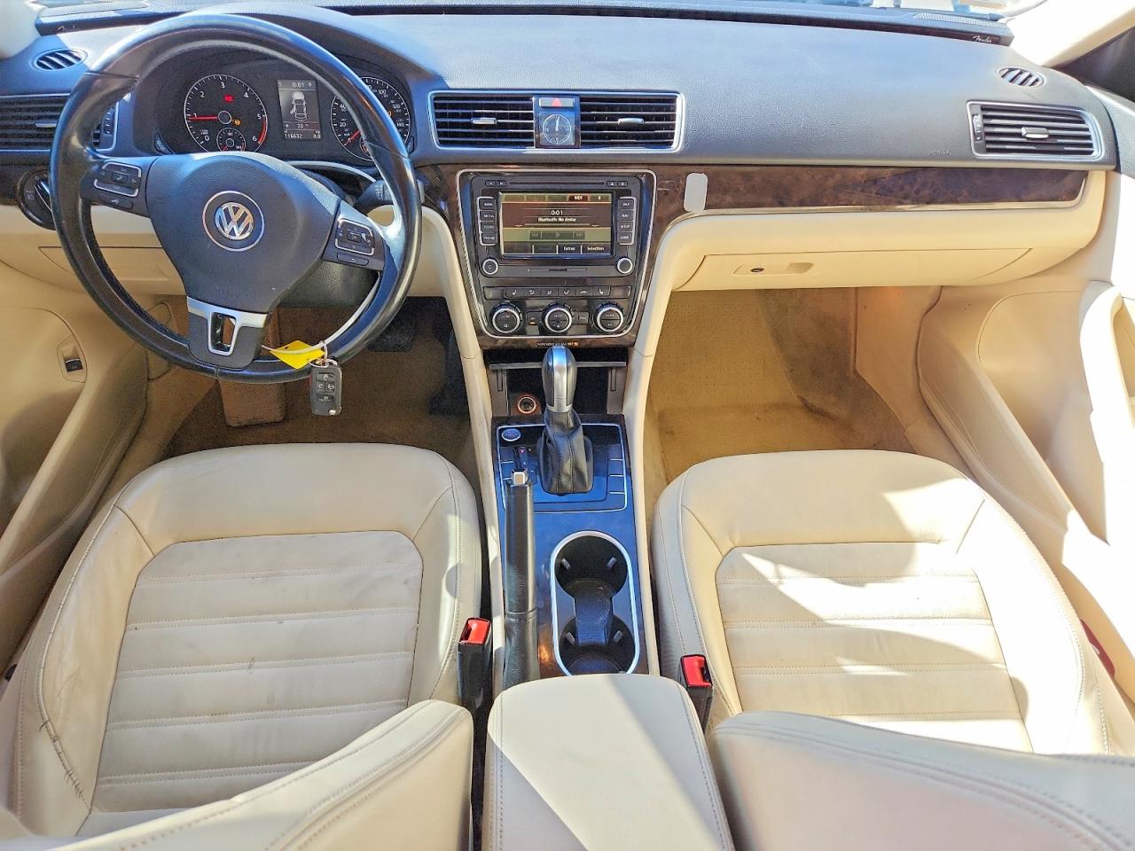 2015 VOLKSWAGEN PASSAT SEL photo 8