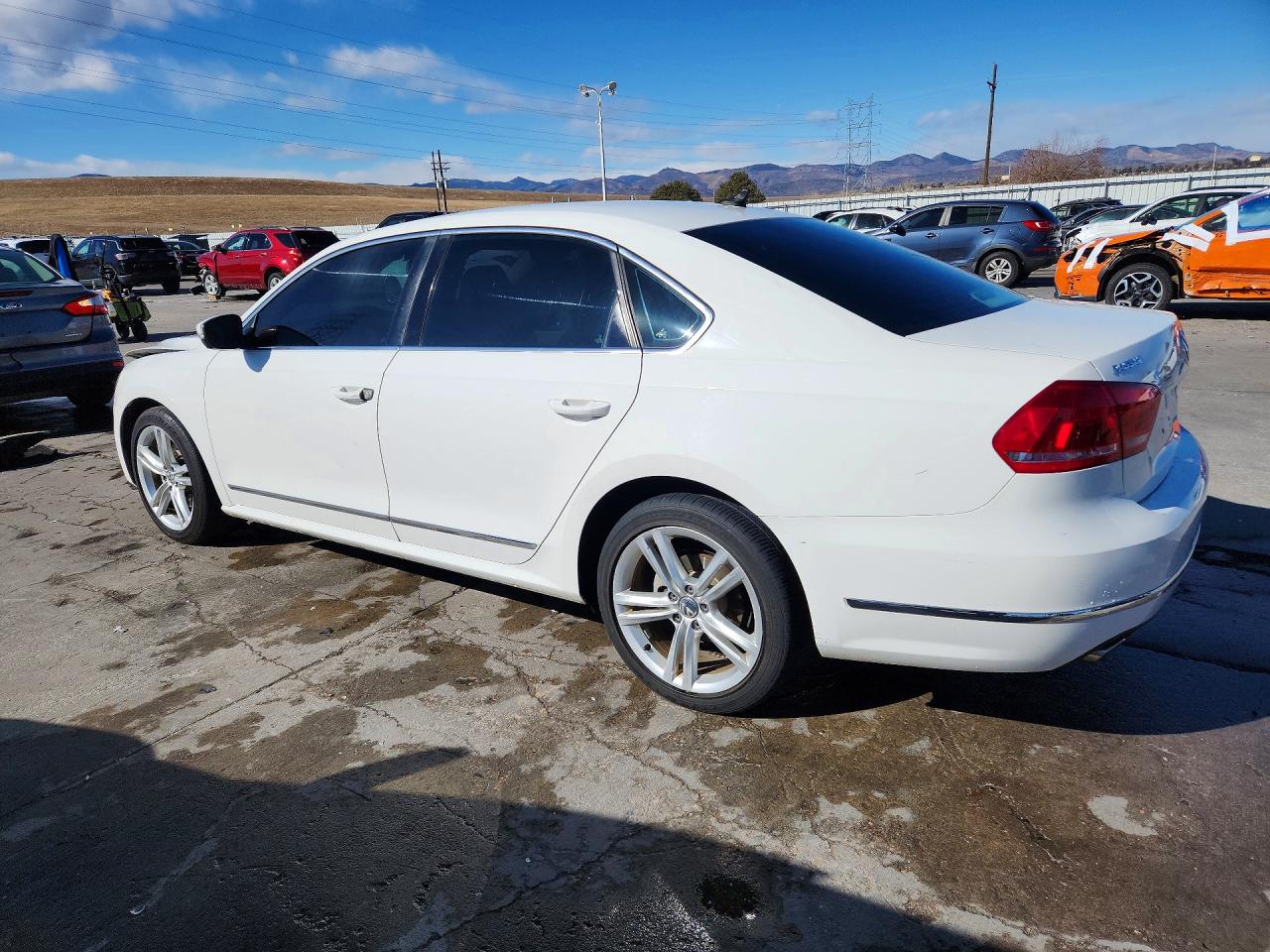 2015 VOLKSWAGEN PASSAT SEL photo 2