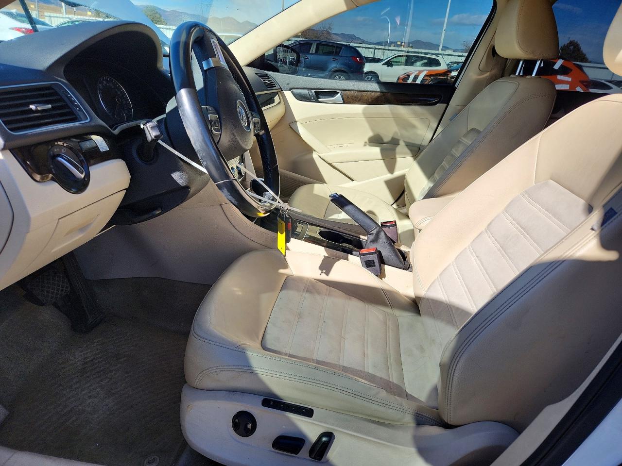 2015 VOLKSWAGEN PASSAT SEL photo 7