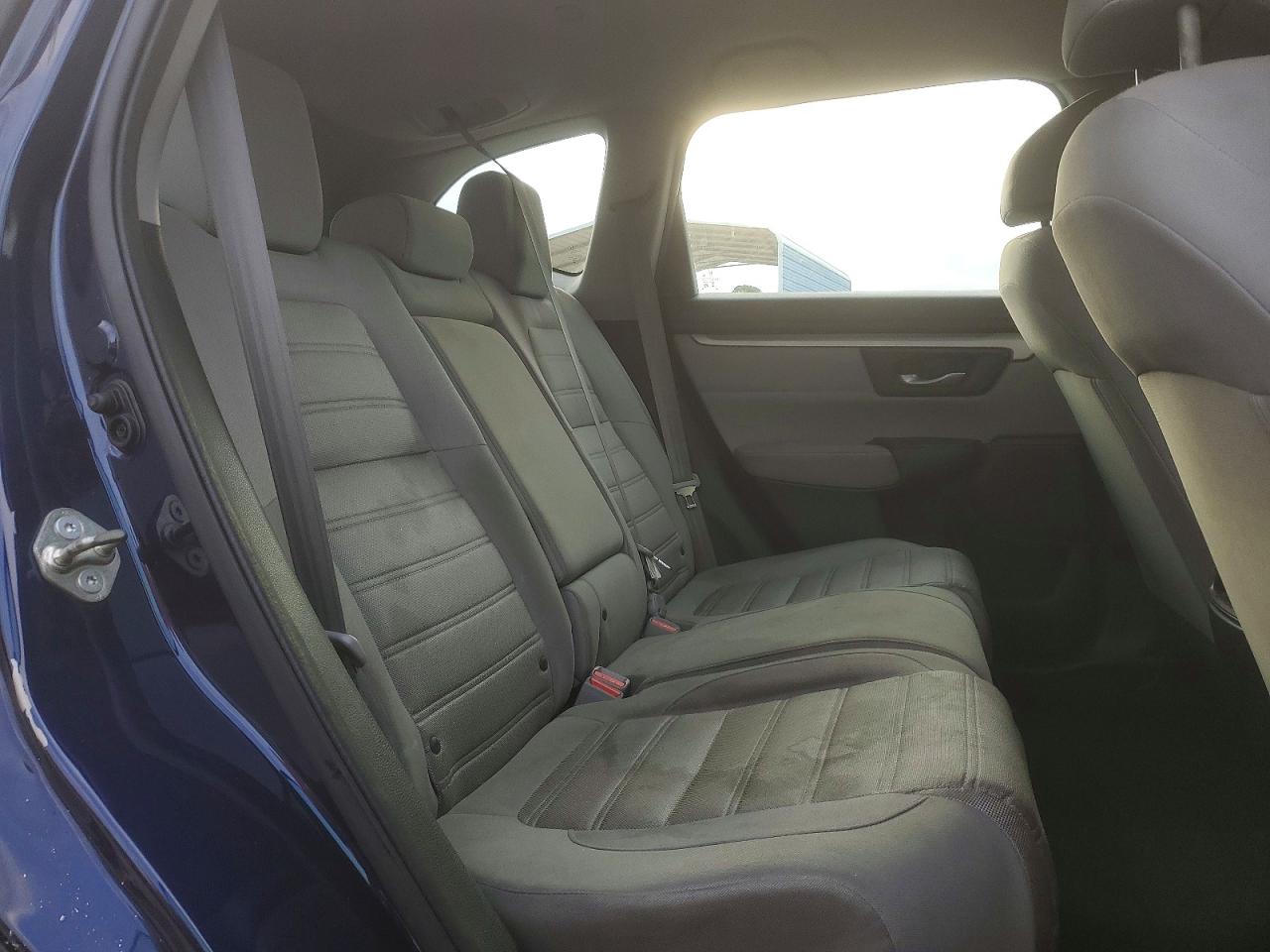 2017 HONDA CR-V LX photo 11