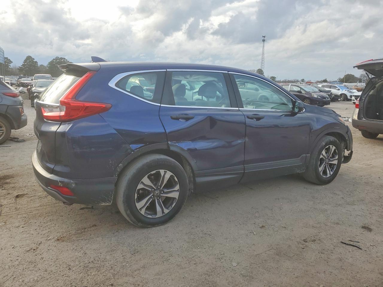 2017 HONDA CR-V LX photo 3