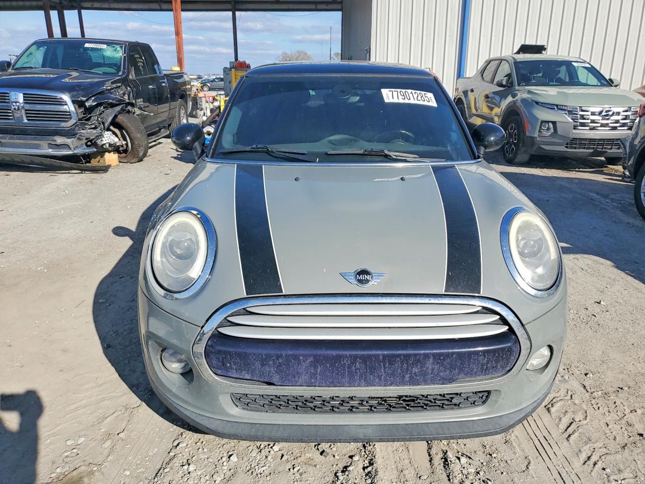2014 MINI COOPER photo 9
