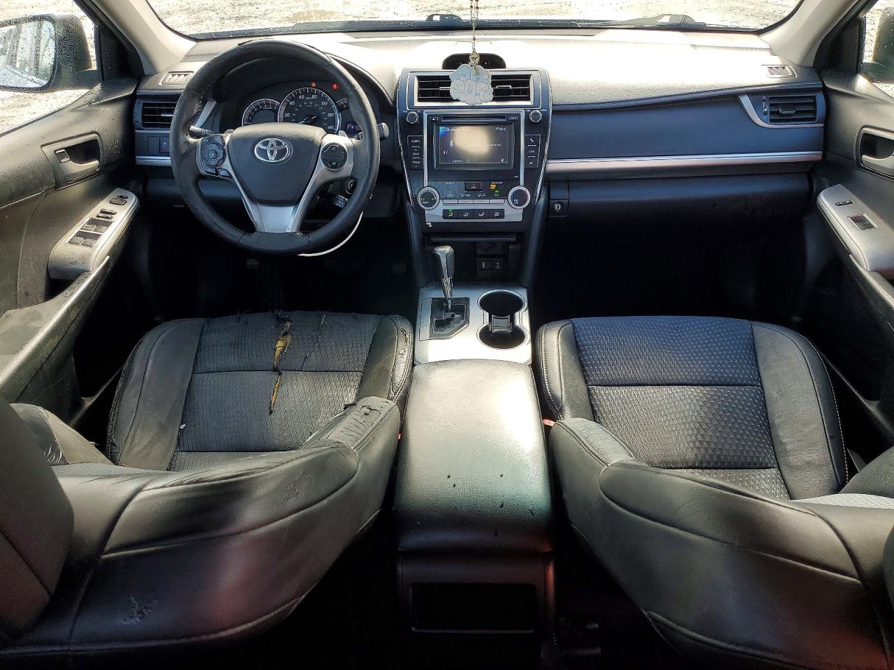 2014 TOYOTA CAMRY SE photo 8