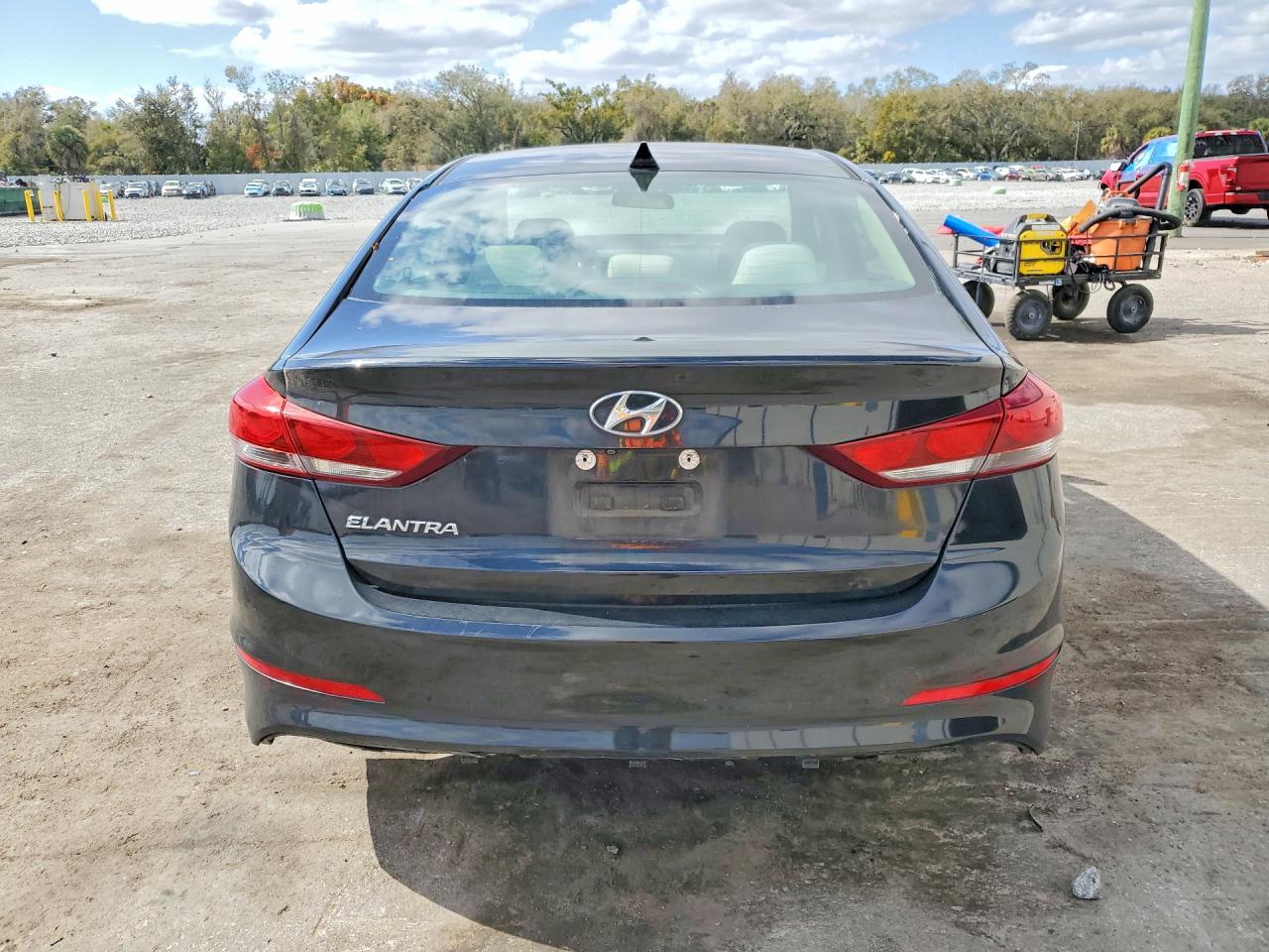 2017 HYUNDAI ELANTRA SE photo 6