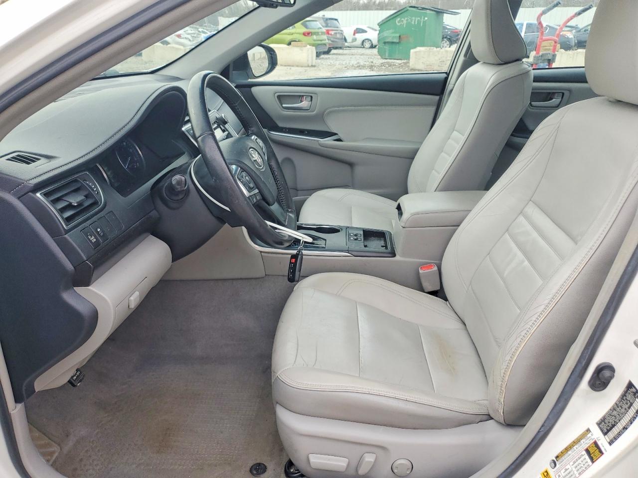2017 TOYOTA CAMRY XLE photo 13