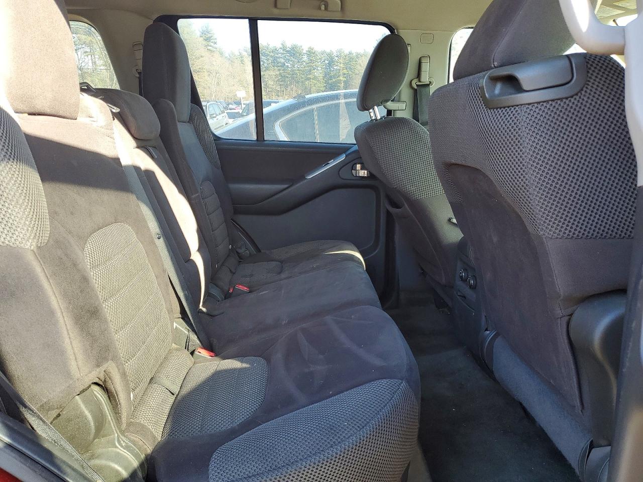 2012 NISSAN PATHFINDER S photo 31