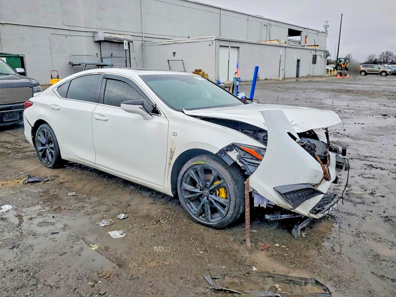 2023 LEXS ES 300H F SPORT HANDLING photo 4