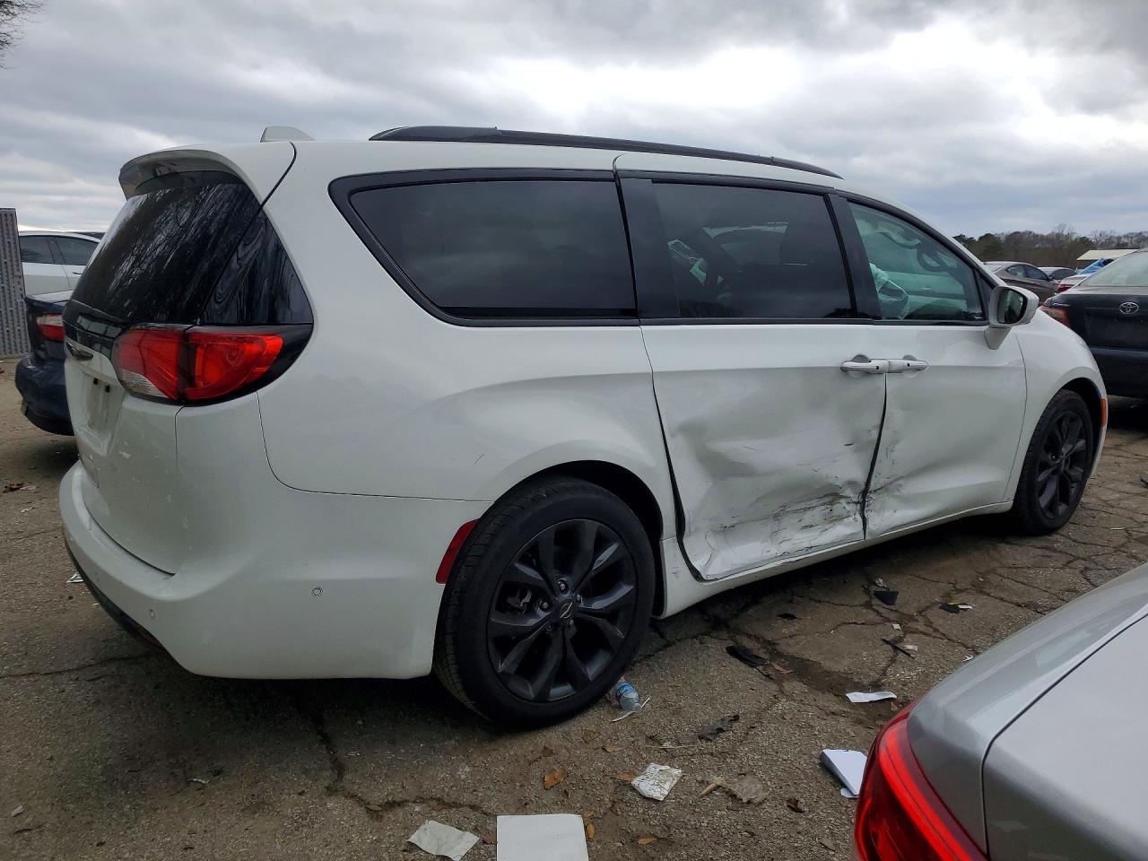 2019 CHRYSLER PACIFICA TOURING L PLUS photo 7