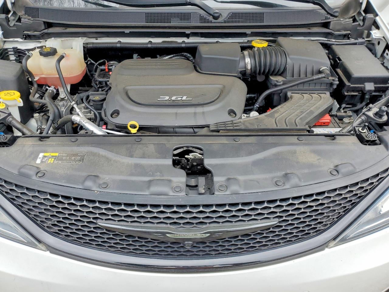 2019 CHRYSLER PACIFICA TOURING L PLUS photo 34