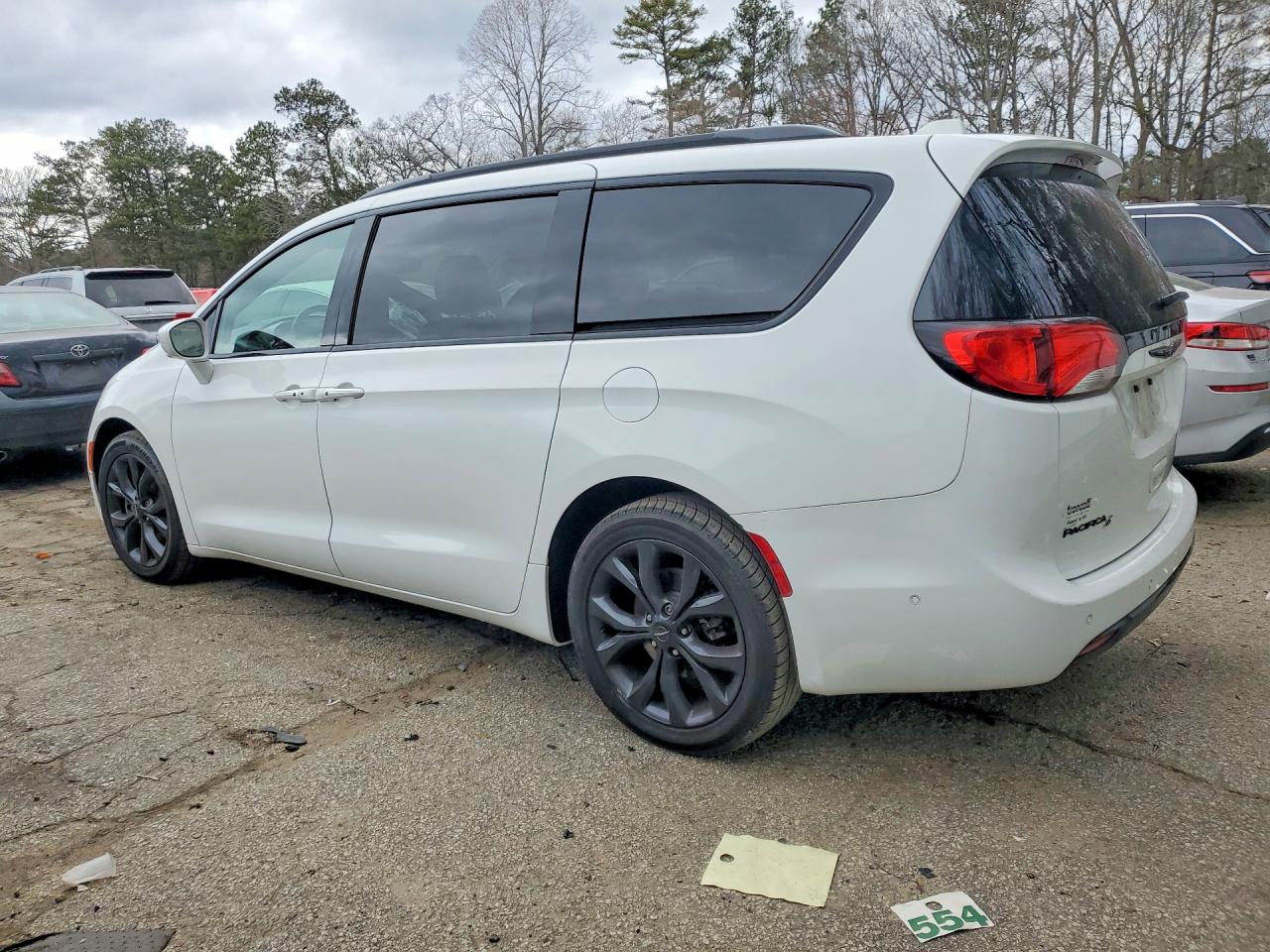 2019 CHRYSLER PACIFICA TOURING L PLUS photo 4