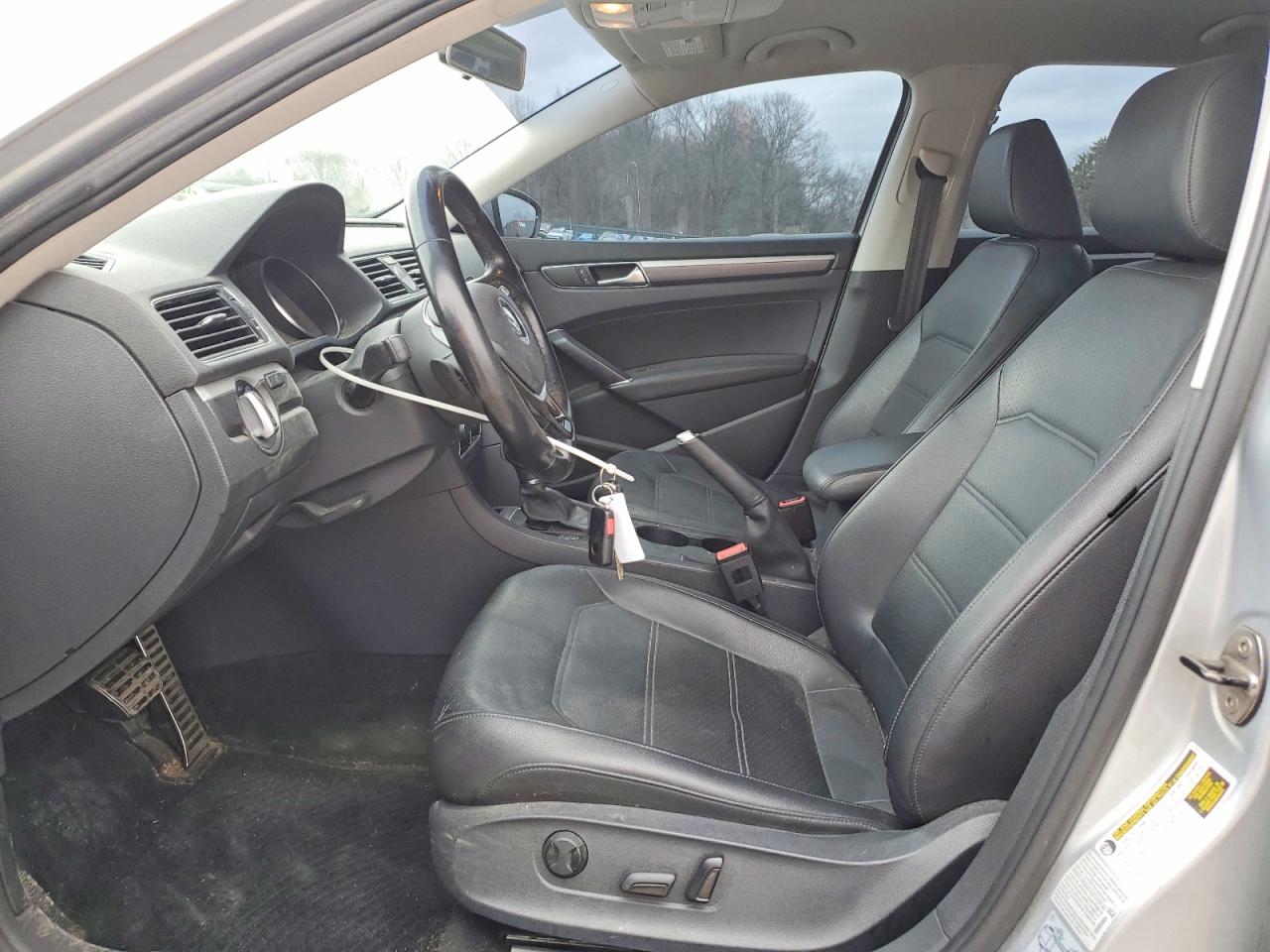 2017 VOLKSWAGEN PASSAT R-LINE photo 13