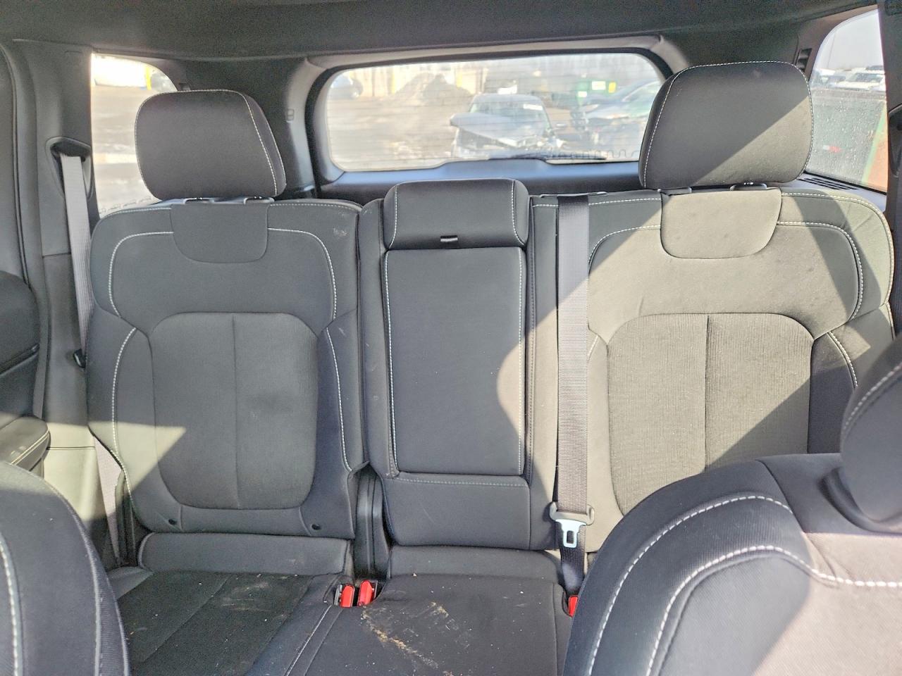 2024 JEEP GRAND CHEROKEE LAREDO photo 28