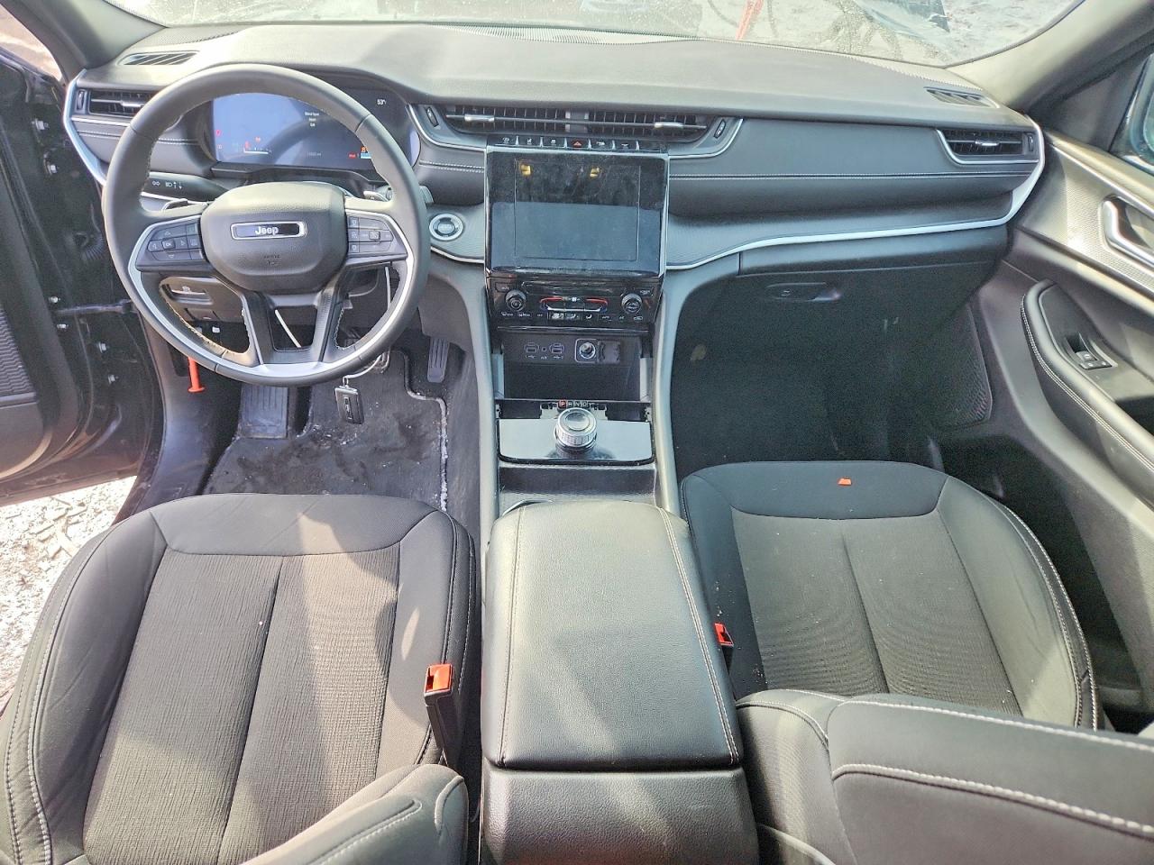 2024 JEEP GRAND CHEROKEE LAREDO photo 22