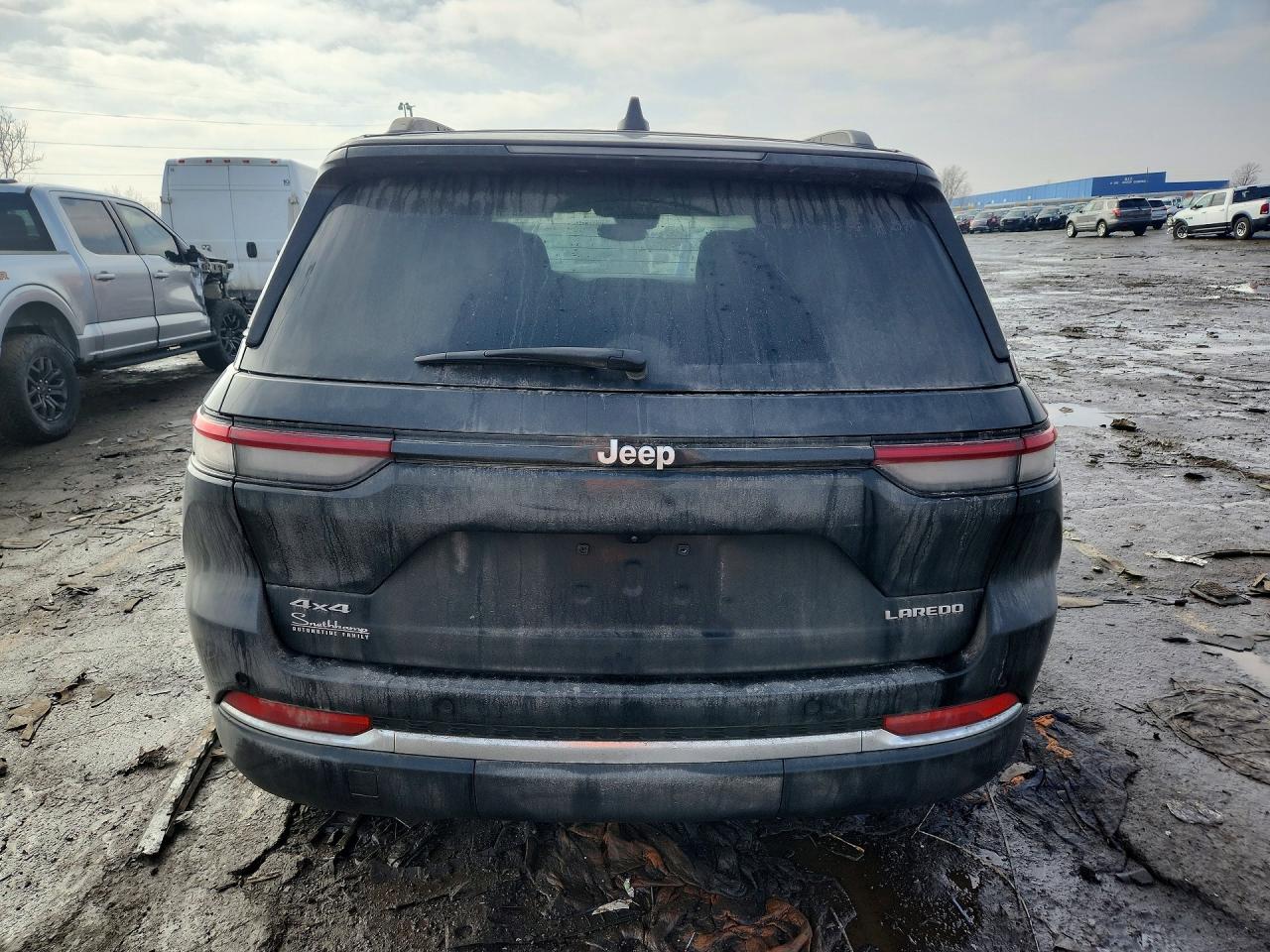 2024 JEEP GRAND CHEROKEE LAREDO photo 16
