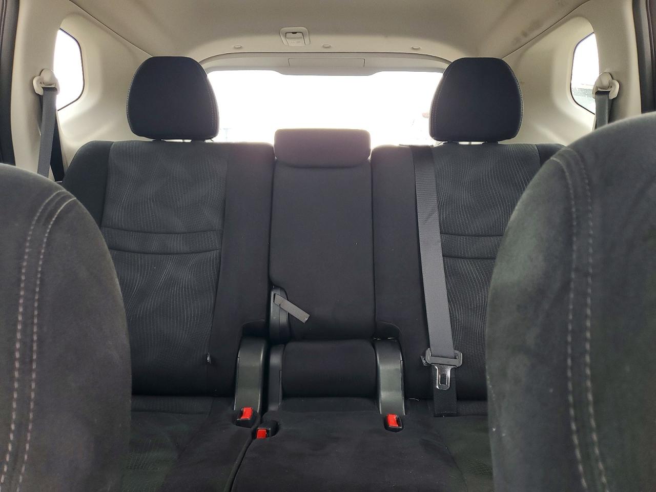 2016 NISSAN ROGUE SV photo 28