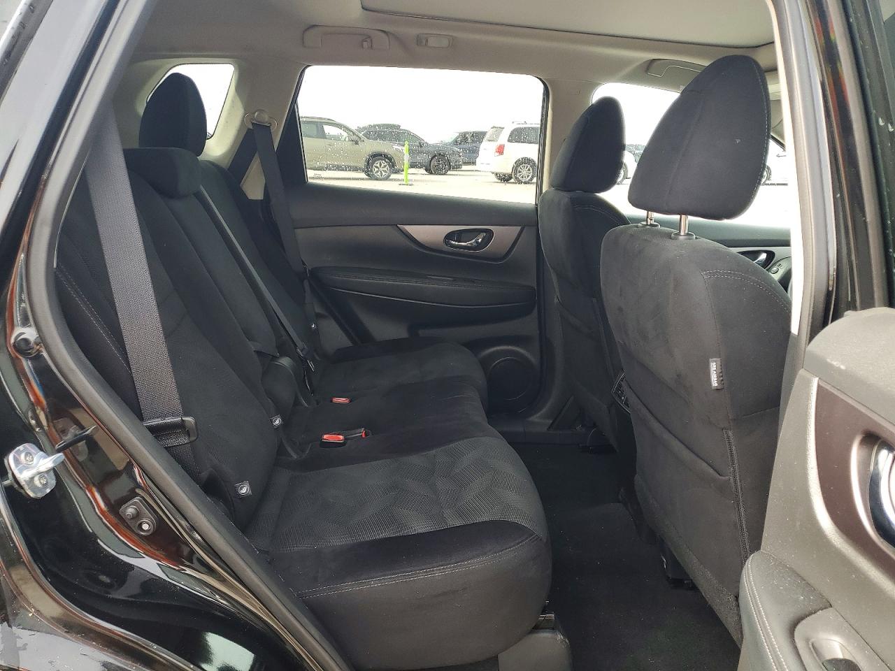 2016 NISSAN ROGUE SV photo 31