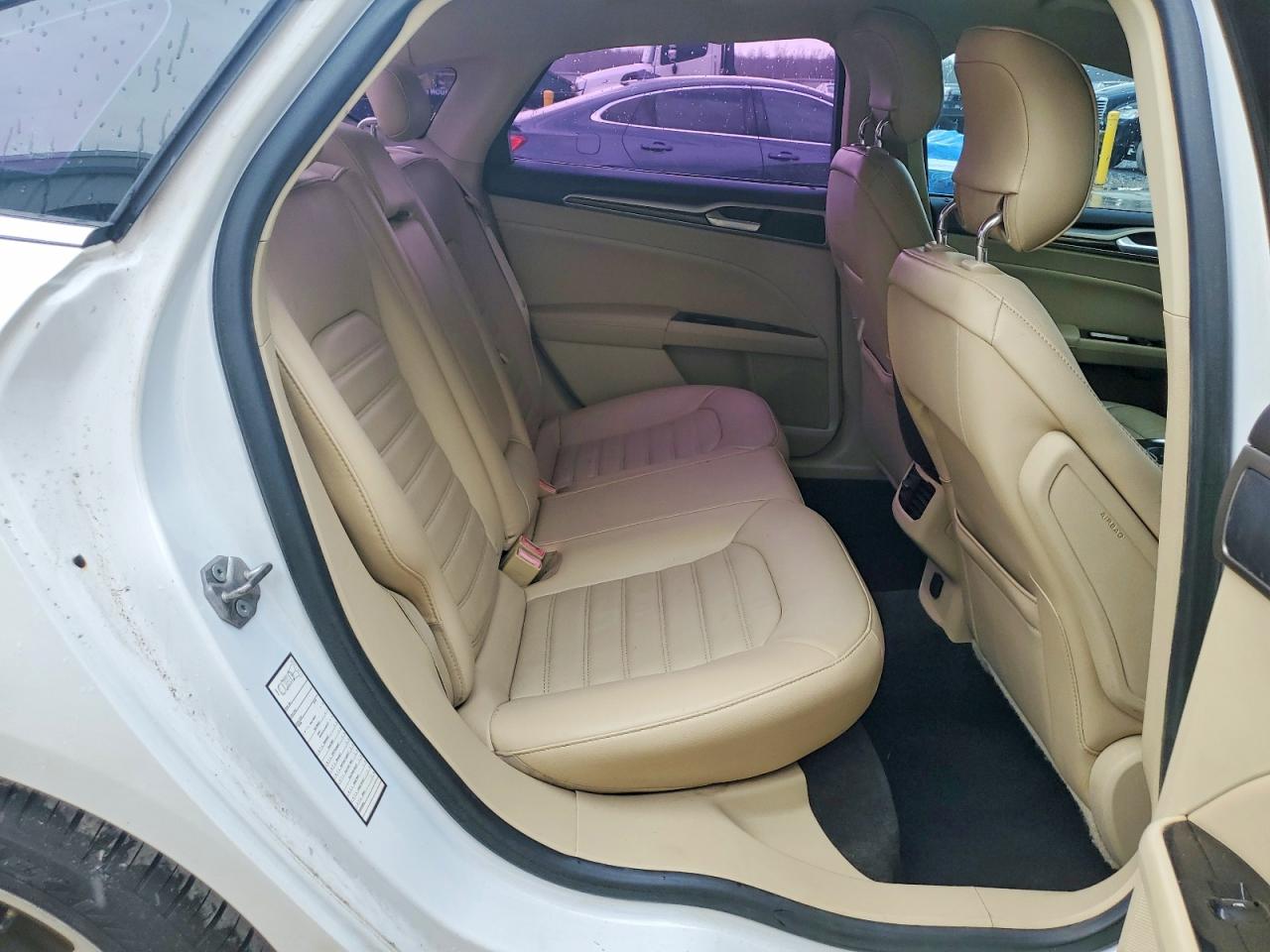 2014 FORD FUSION SE photo 19