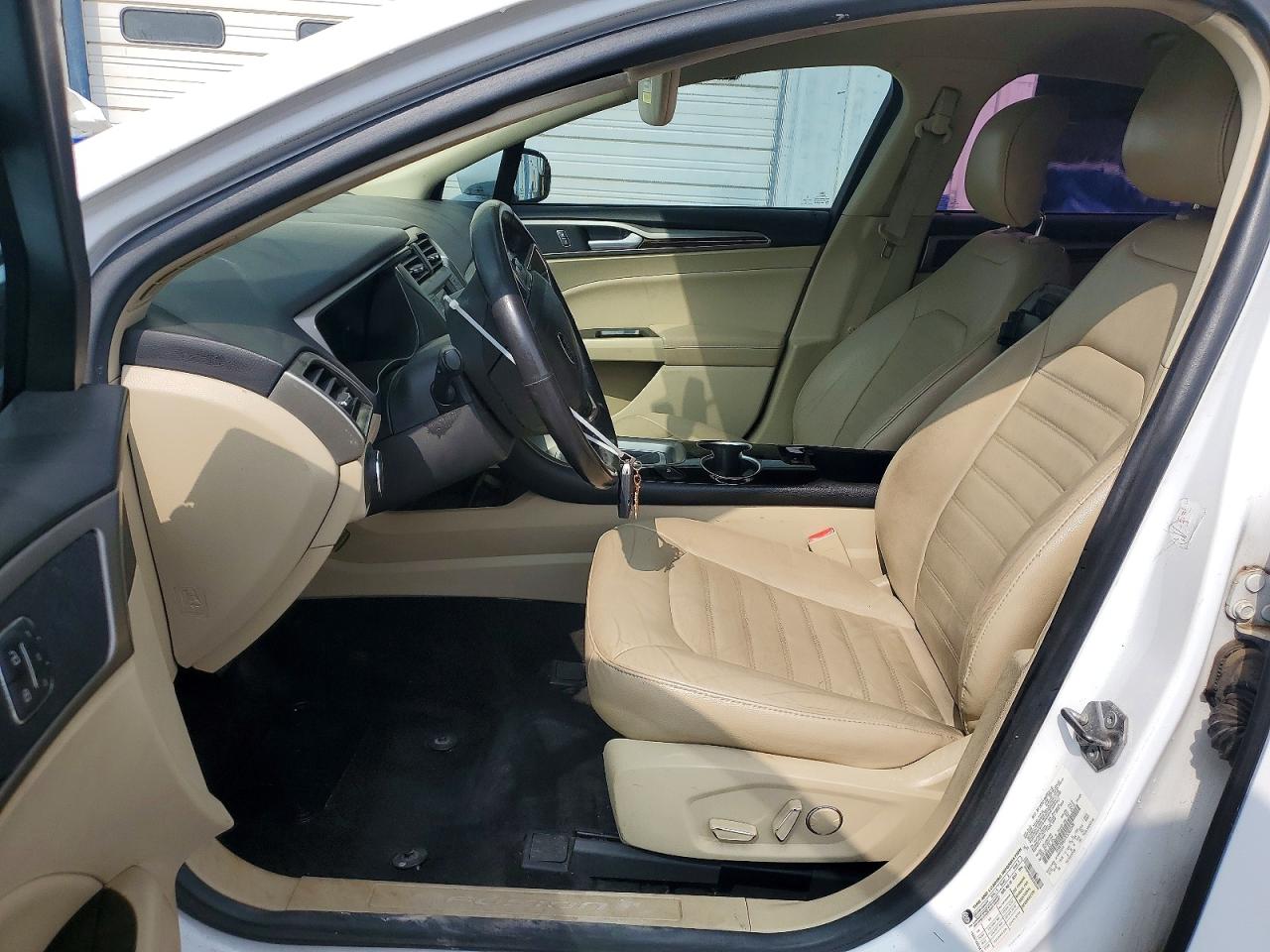 2014 FORD FUSION SE photo 13