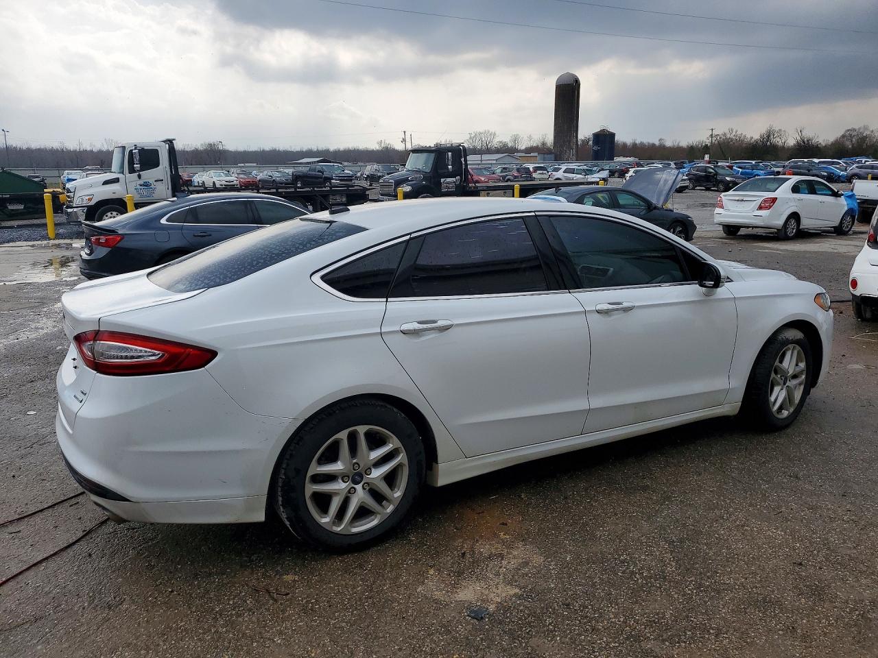 2014 FORD FUSION SE photo 5