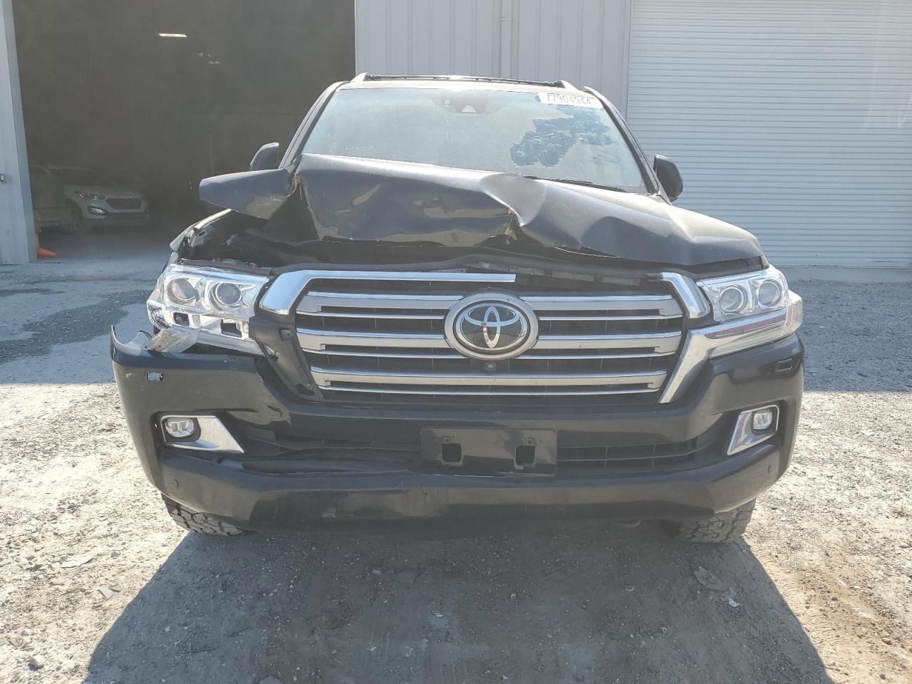 2018 TOYOTA LAND CRUISER photo 5