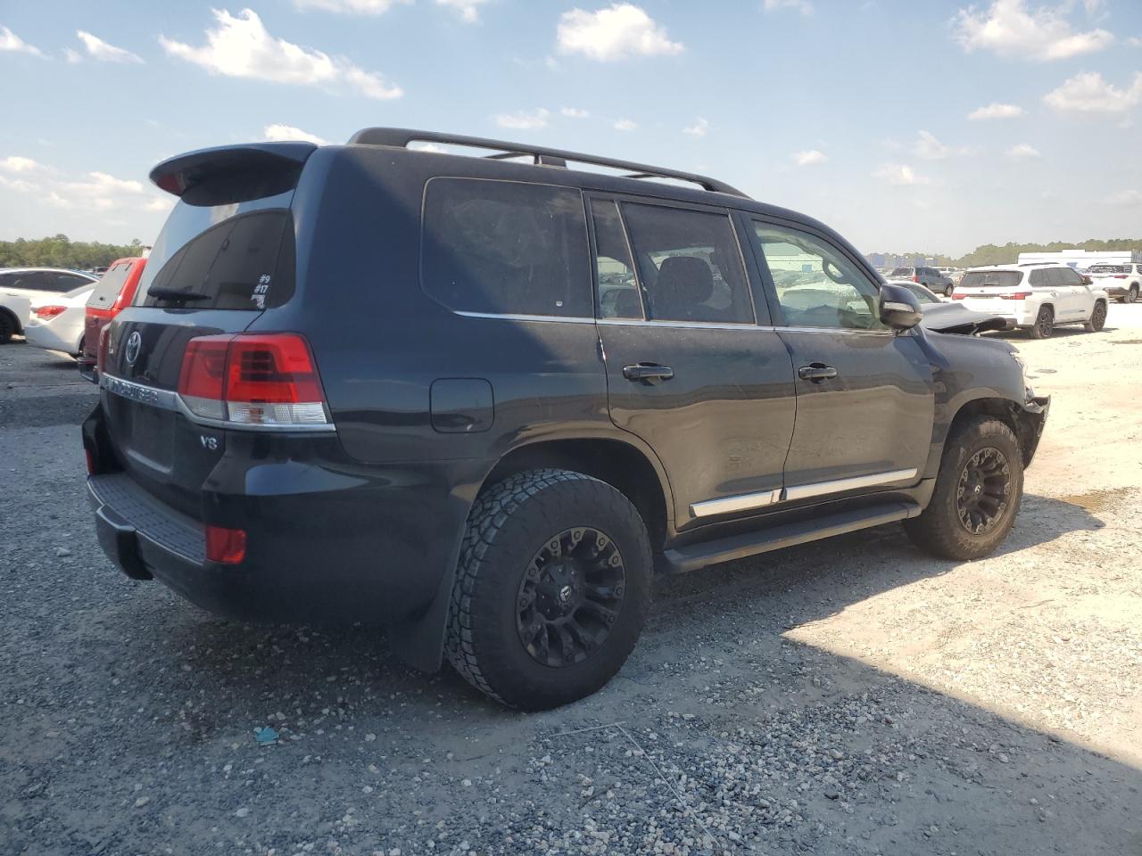 2018 TOYOTA LAND CRUISER photo 3
