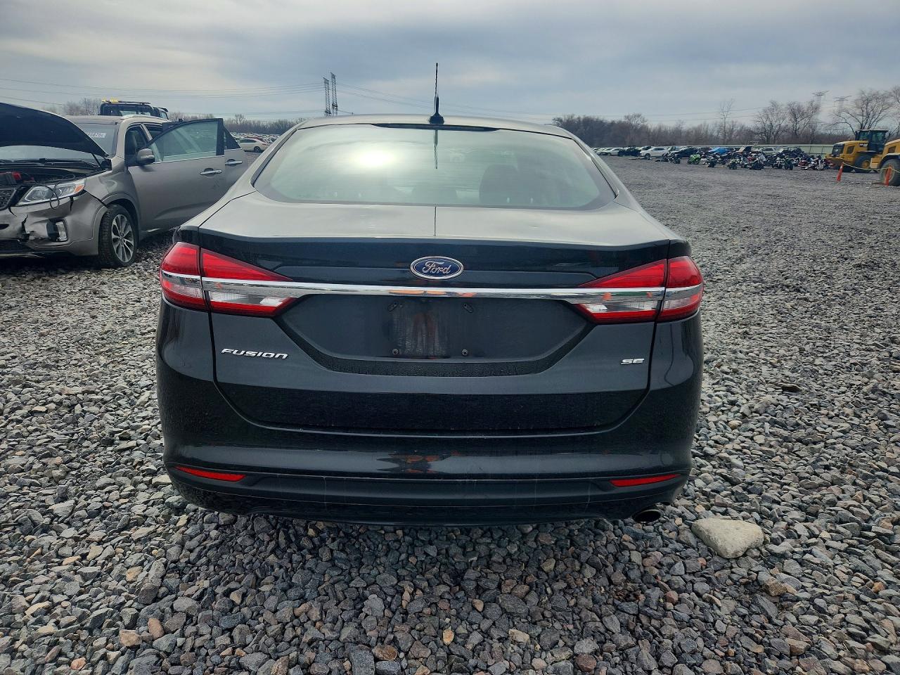 2017 FORD FUSION SE photo 6