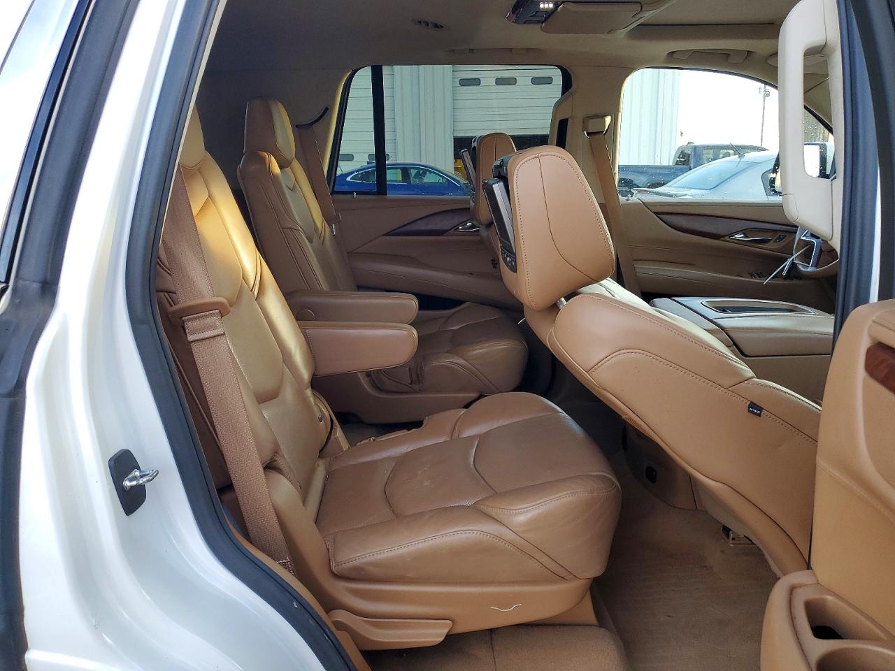 2016 CADILLAC ESCALADE PLATINUM photo 11