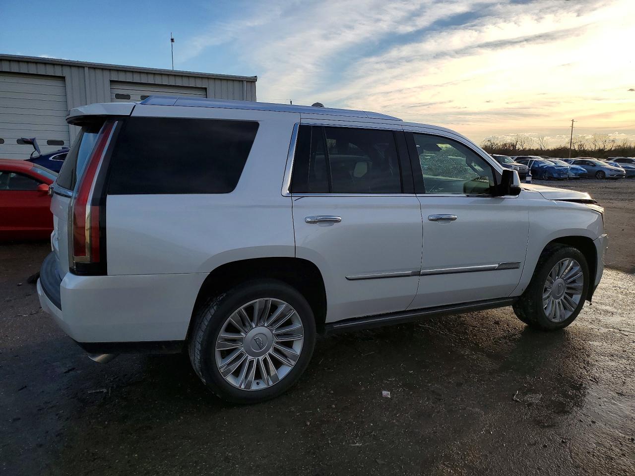 2016 CADILLAC ESCALADE PLATINUM photo 3