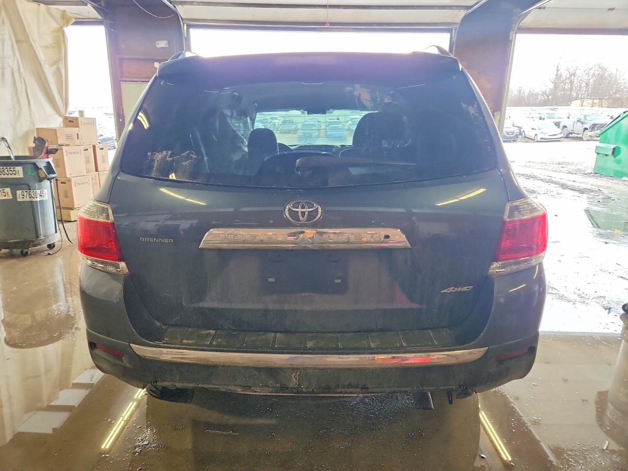 2013 TOYOTA HIGHLANDER PLUS photo 16