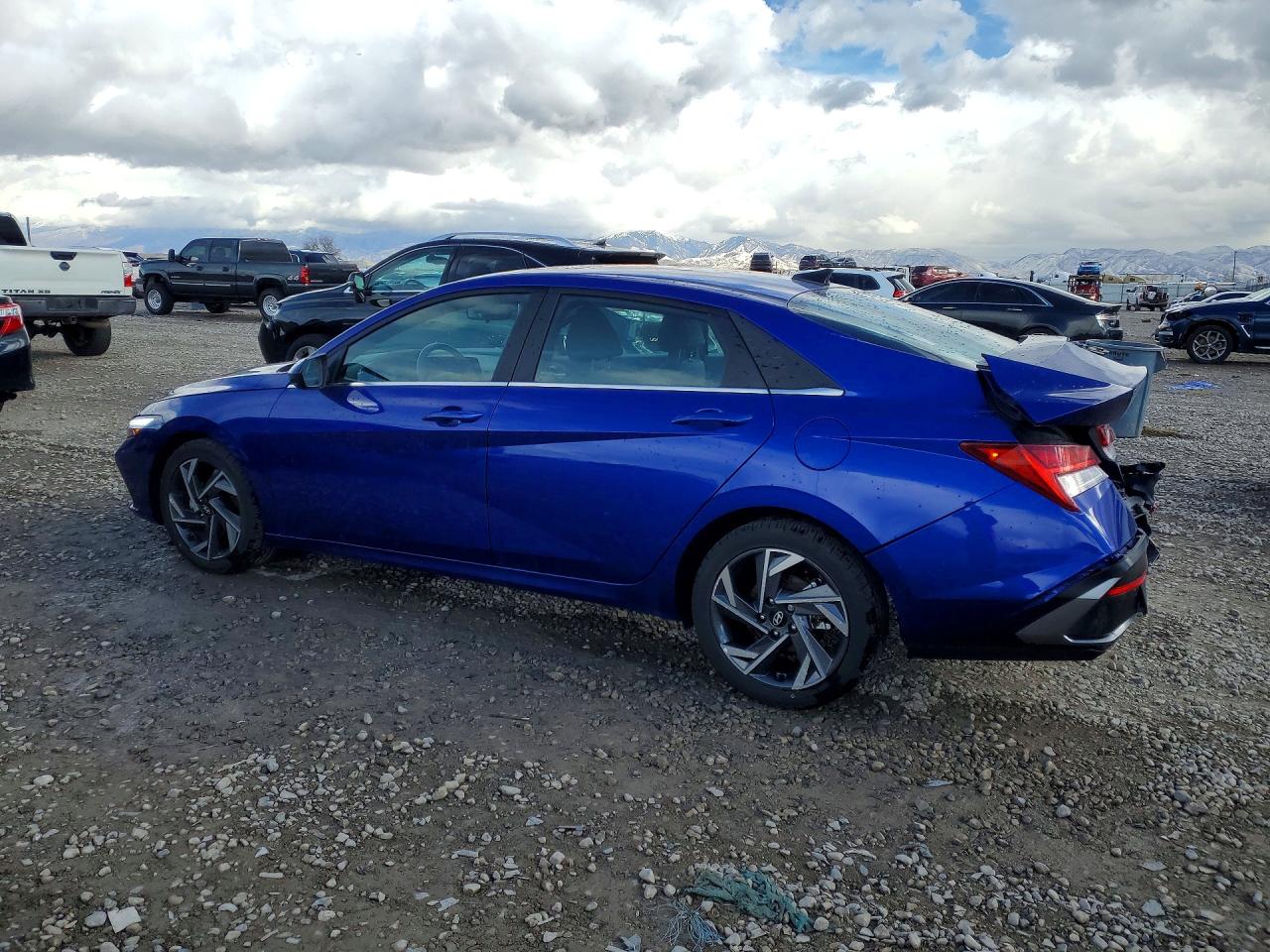 2024 HYUNDAI ELANTRA SEL photo 3
