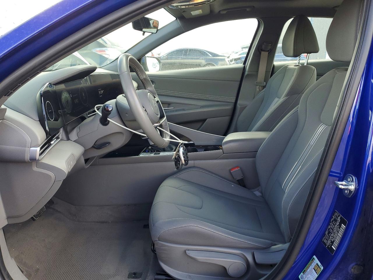 2024 HYUNDAI ELANTRA SEL photo 13