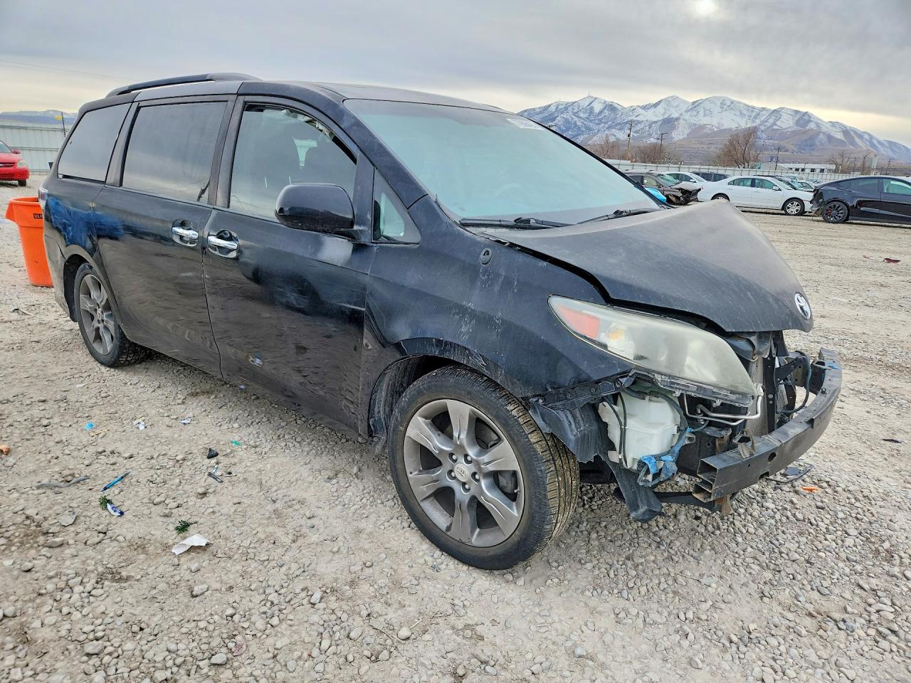 2014 TOYOTA SIENNA SE 8-PASSENGER photo 7