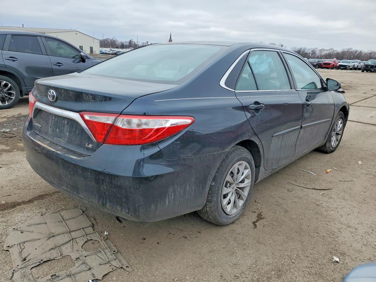 2016 TOYOTA CAMRY LE photo 5