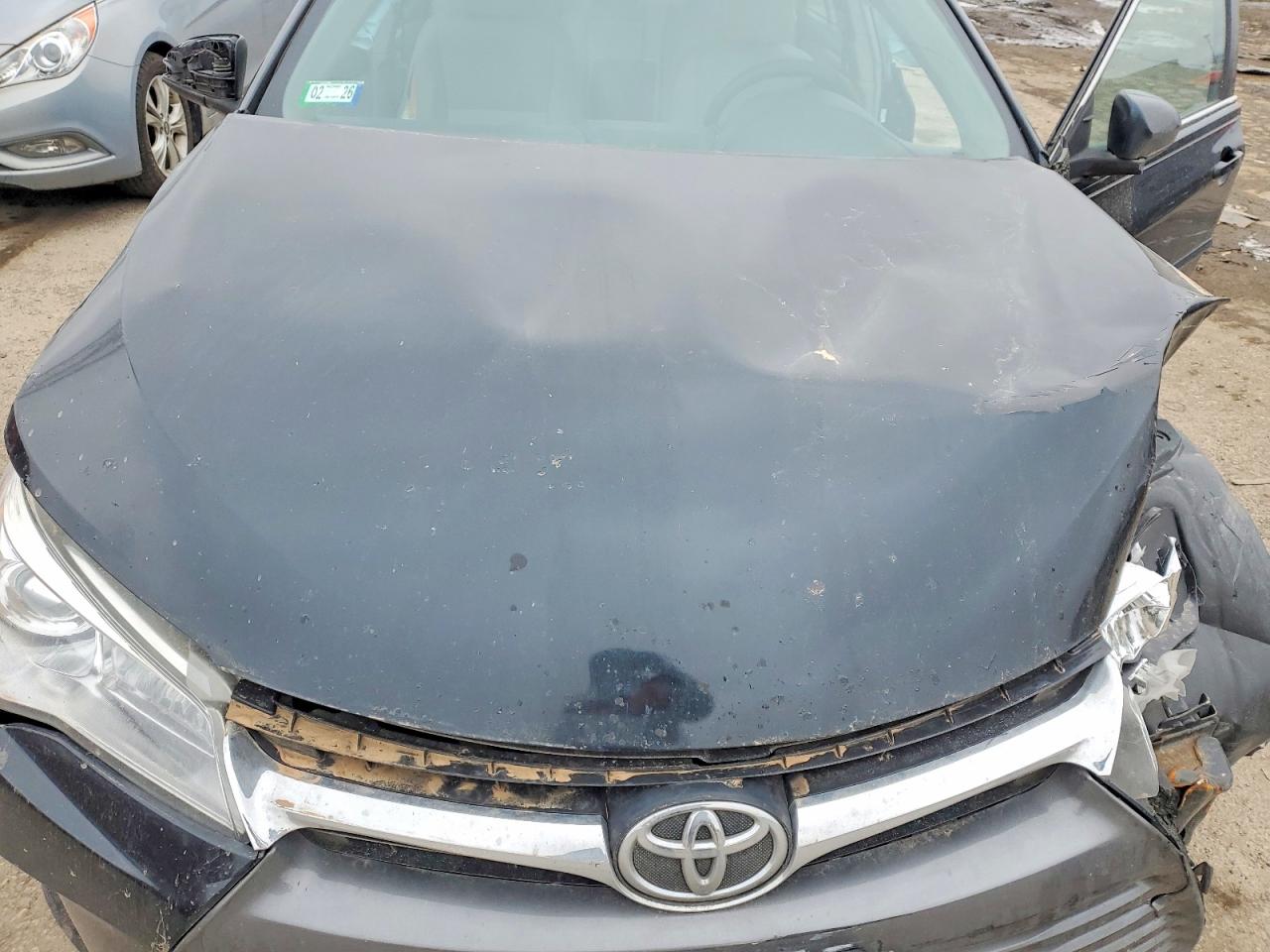 2016 TOYOTA CAMRY LE photo 21