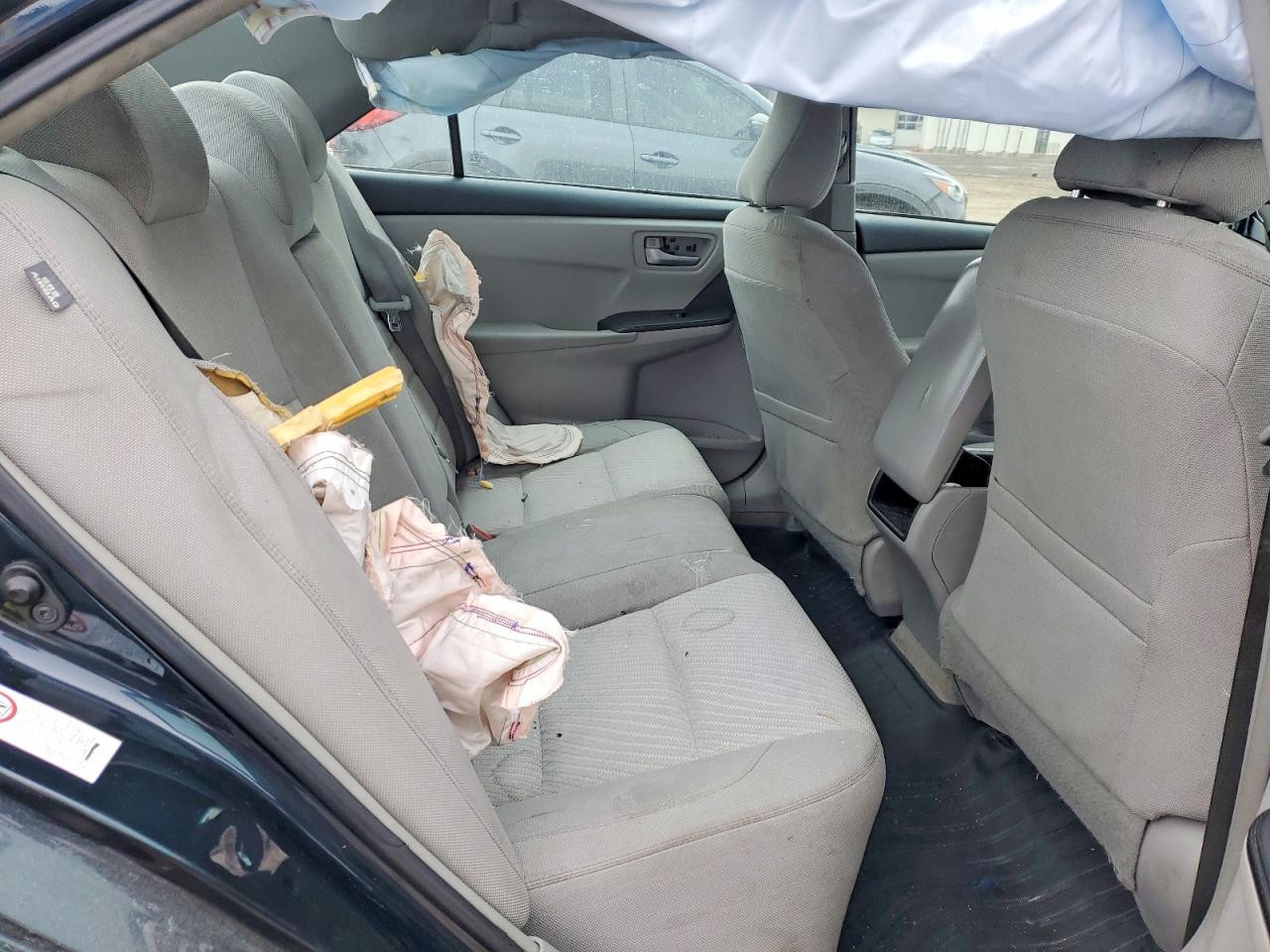 2016 TOYOTA CAMRY LE photo 19