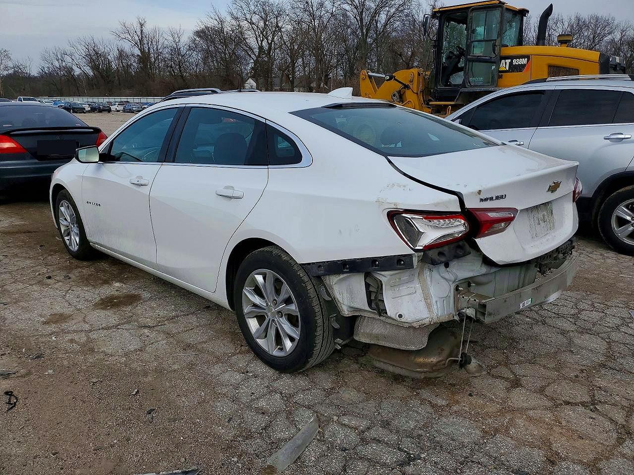 2020 CHEVROLET MALIBU LT photo 2