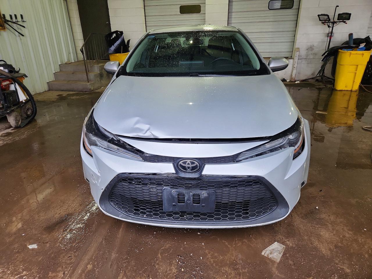 2020 TOYOTA COROLLA LE photo 9